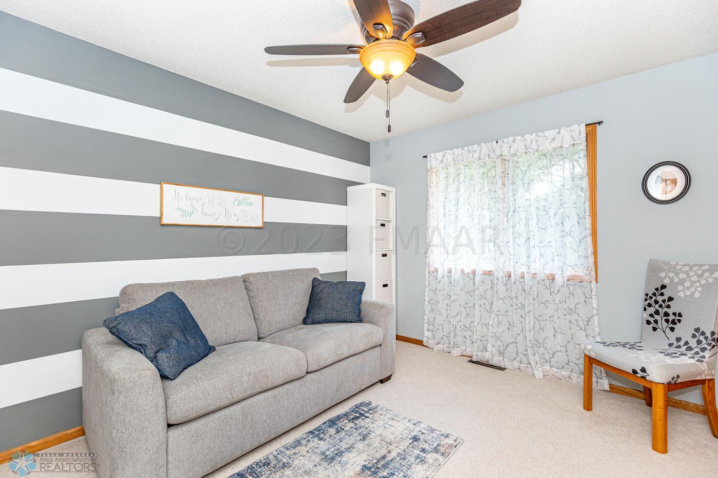 2nd bedroom
