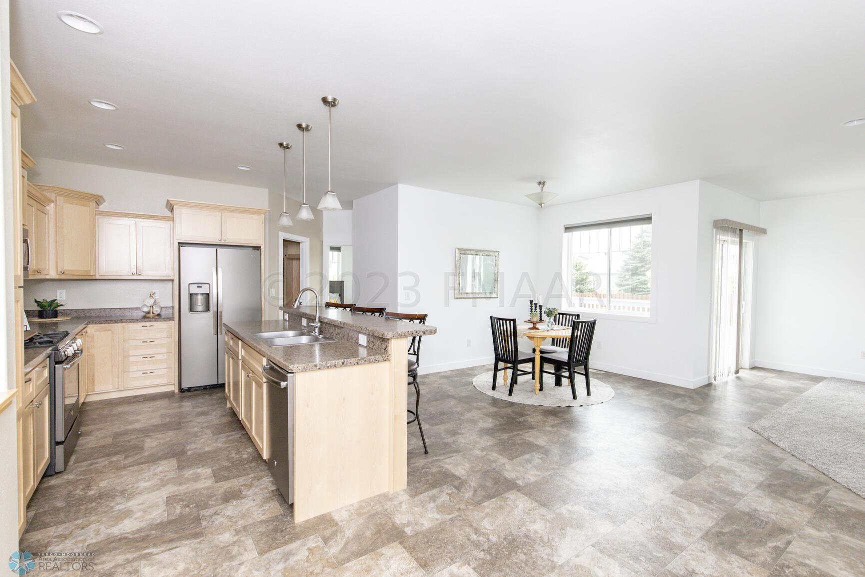 Kitchen/Dining