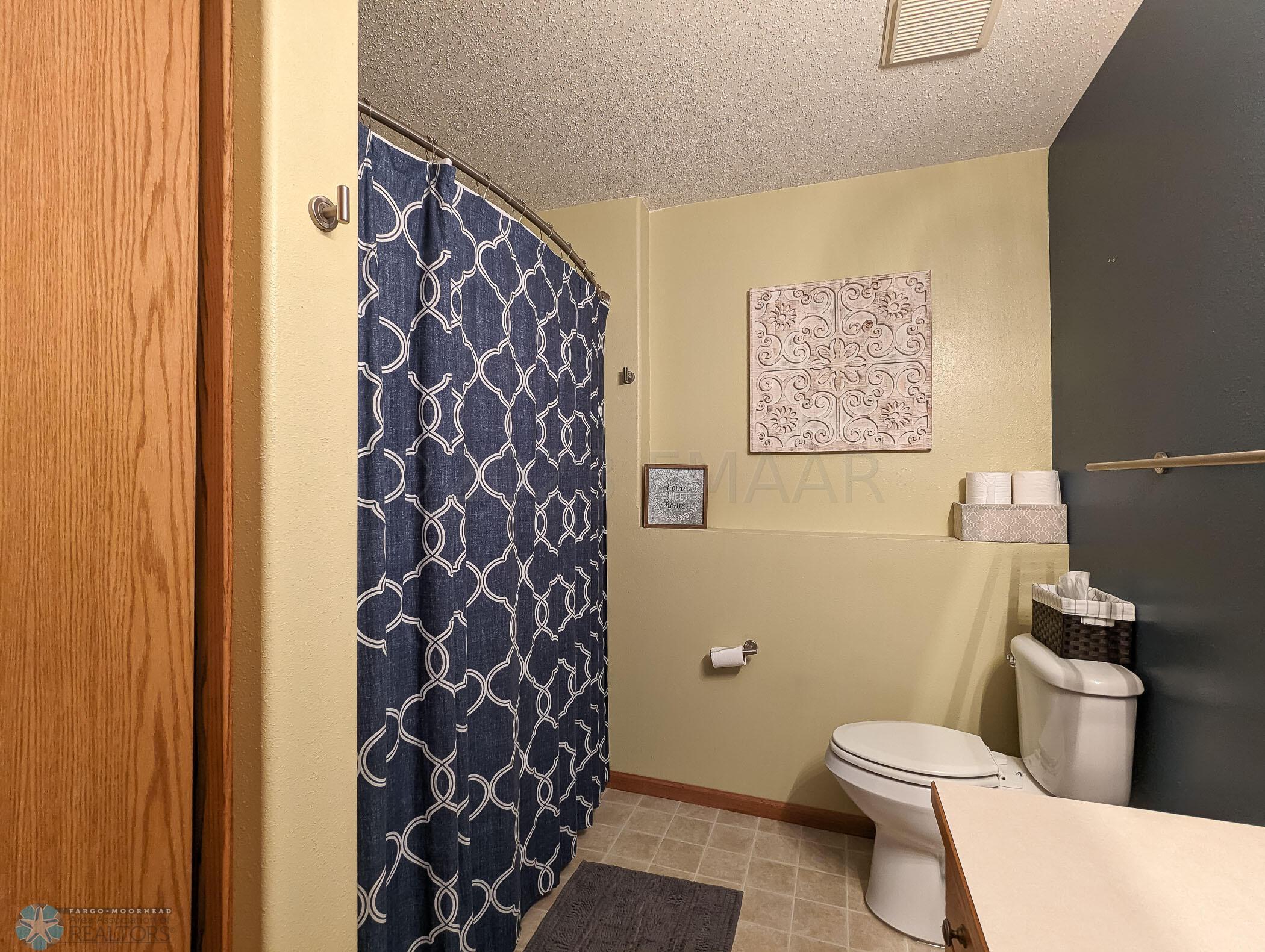 L2P044-143056080