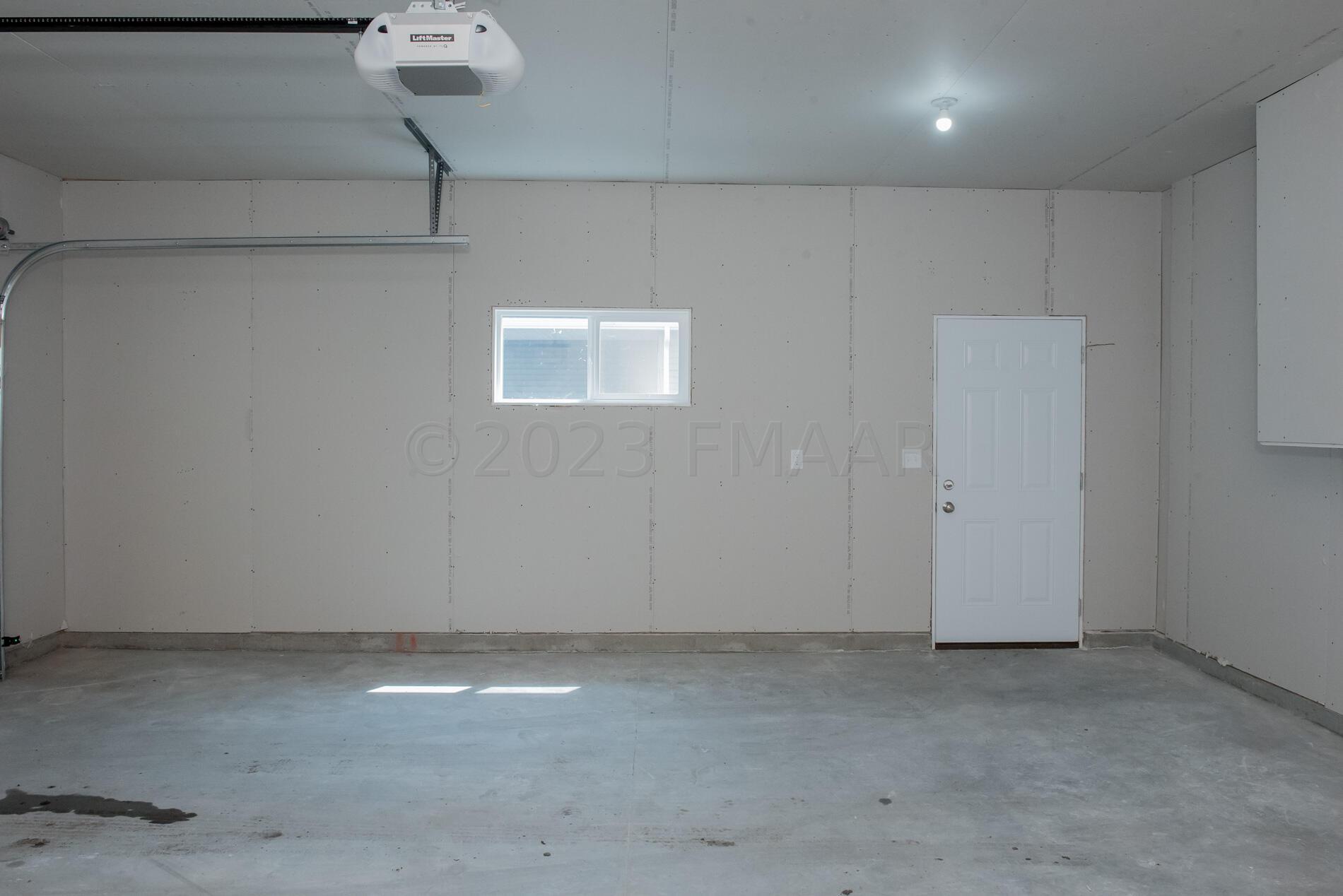 Garage 2