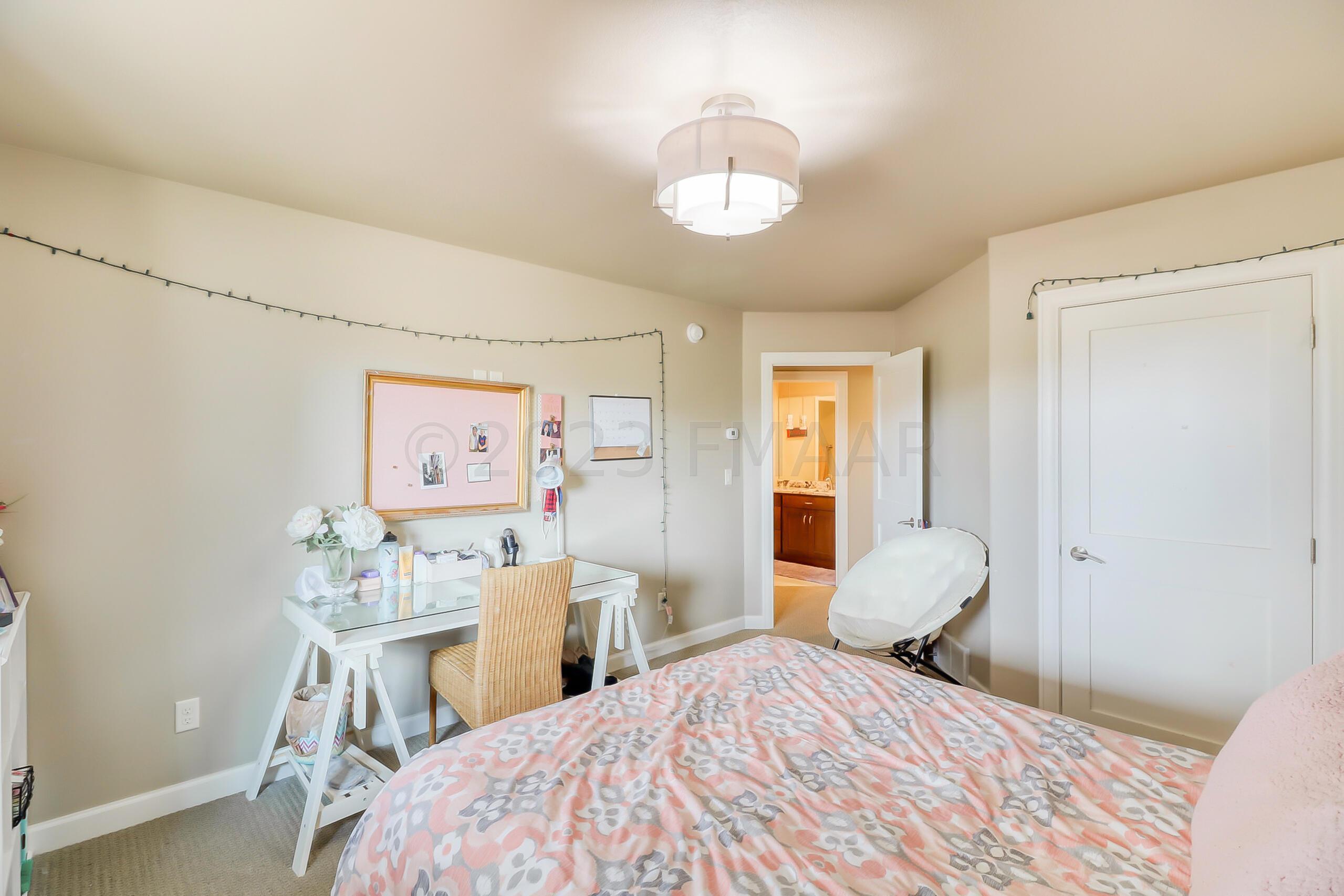 Basement Bedroom2_2