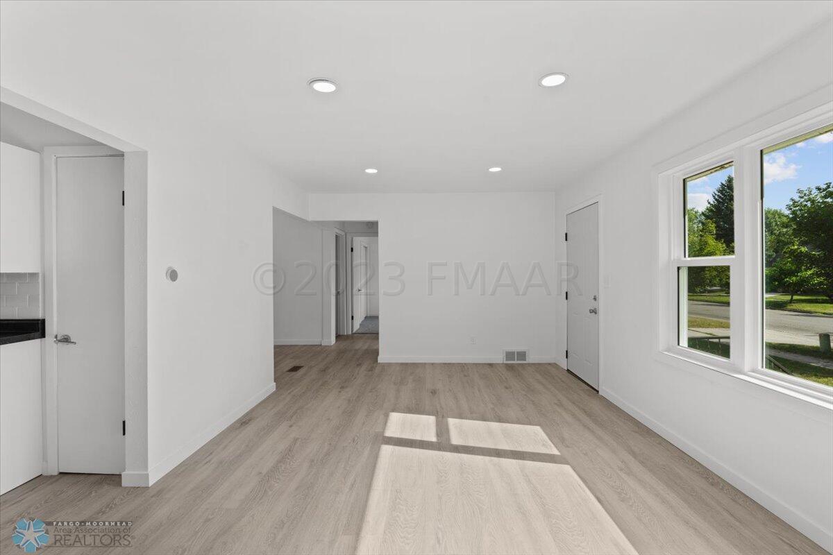 22-1219 12th St N MHD-22