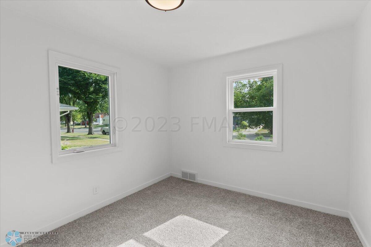 30-1219 12th St N MHD-30