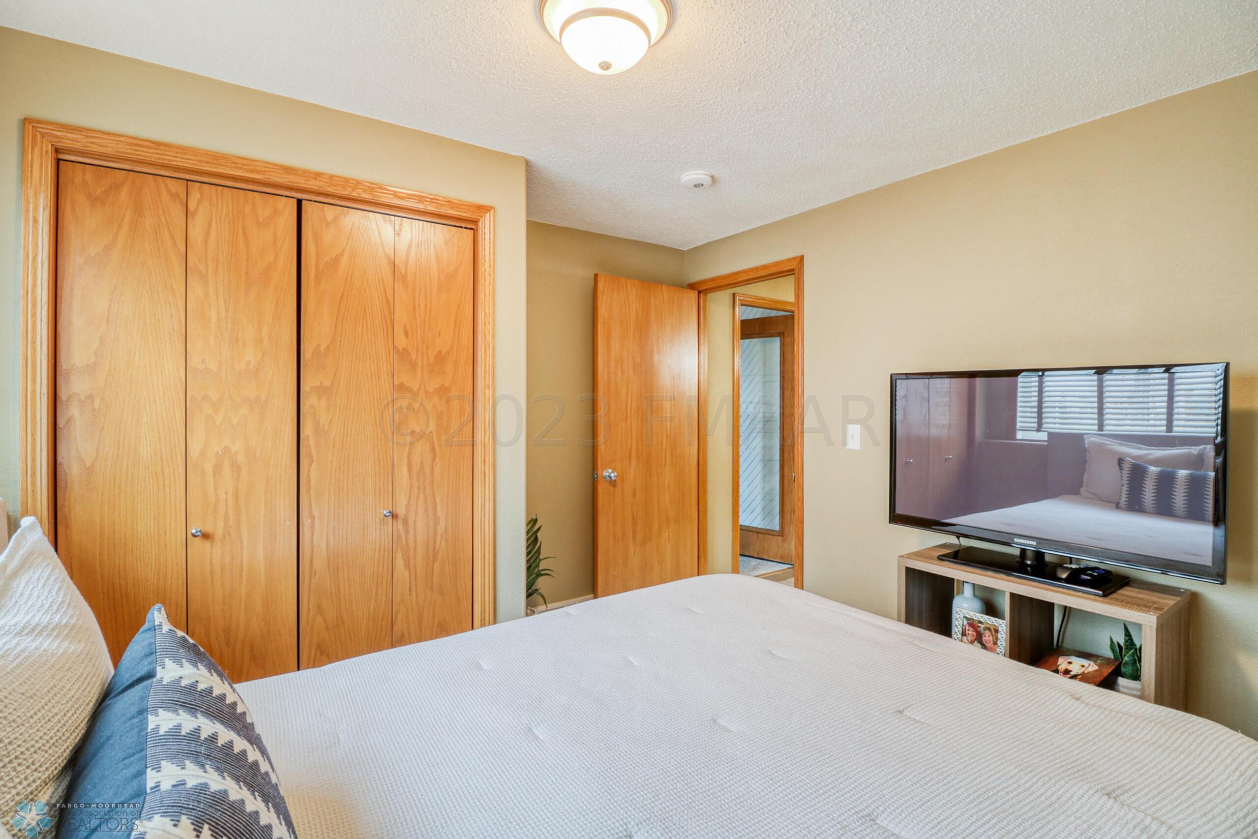 Basement Bedroom1_2