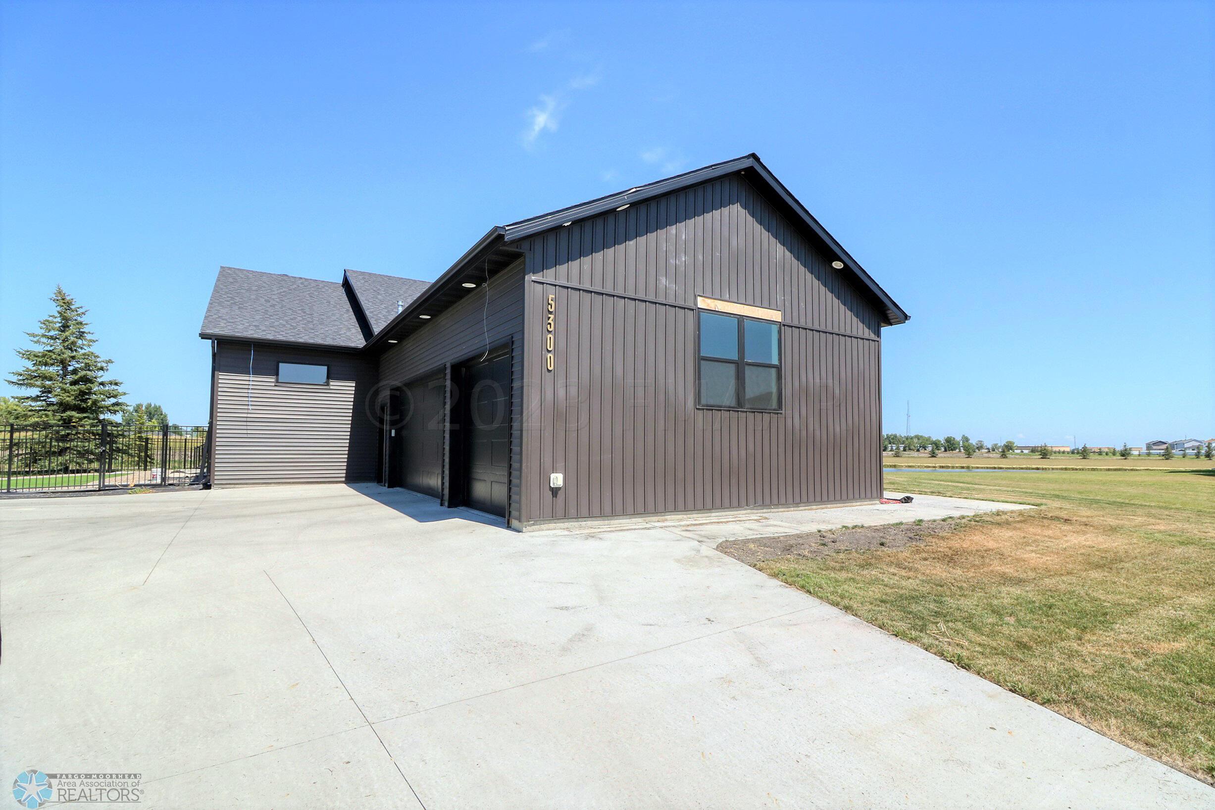 Exterior1_3