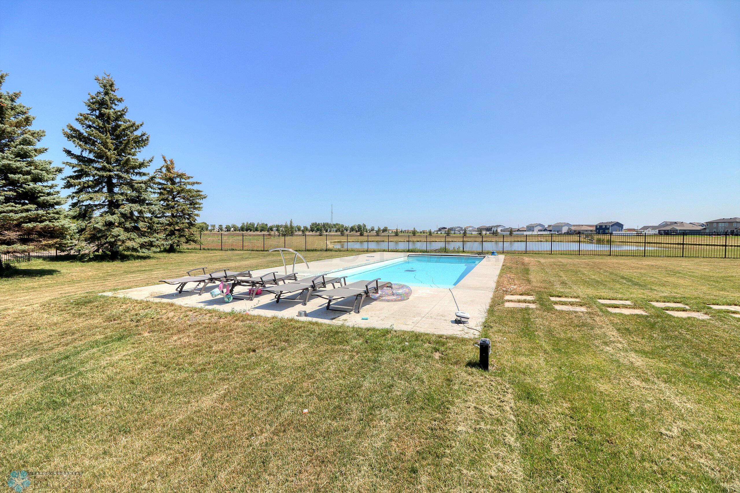 BackyardPool1_1