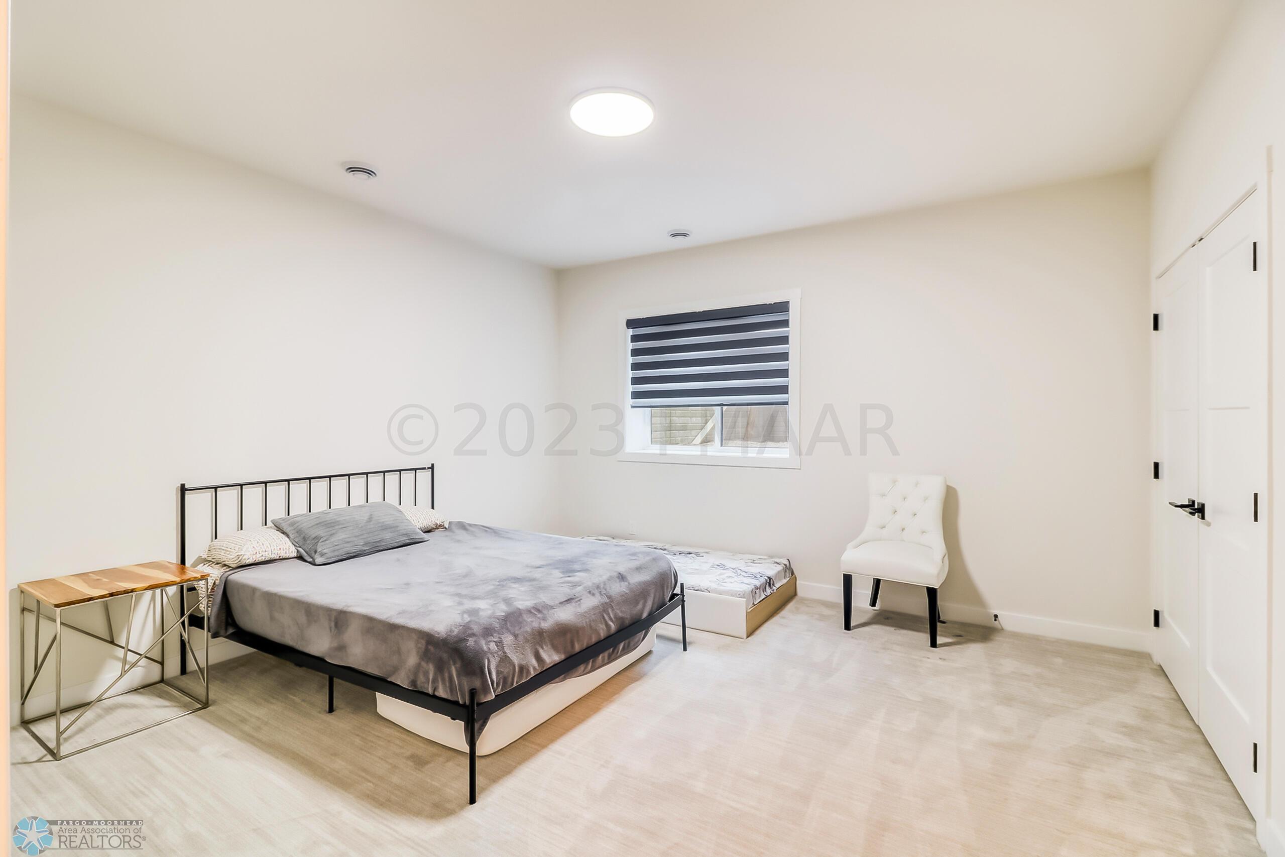 Basement Bedroom2_1
