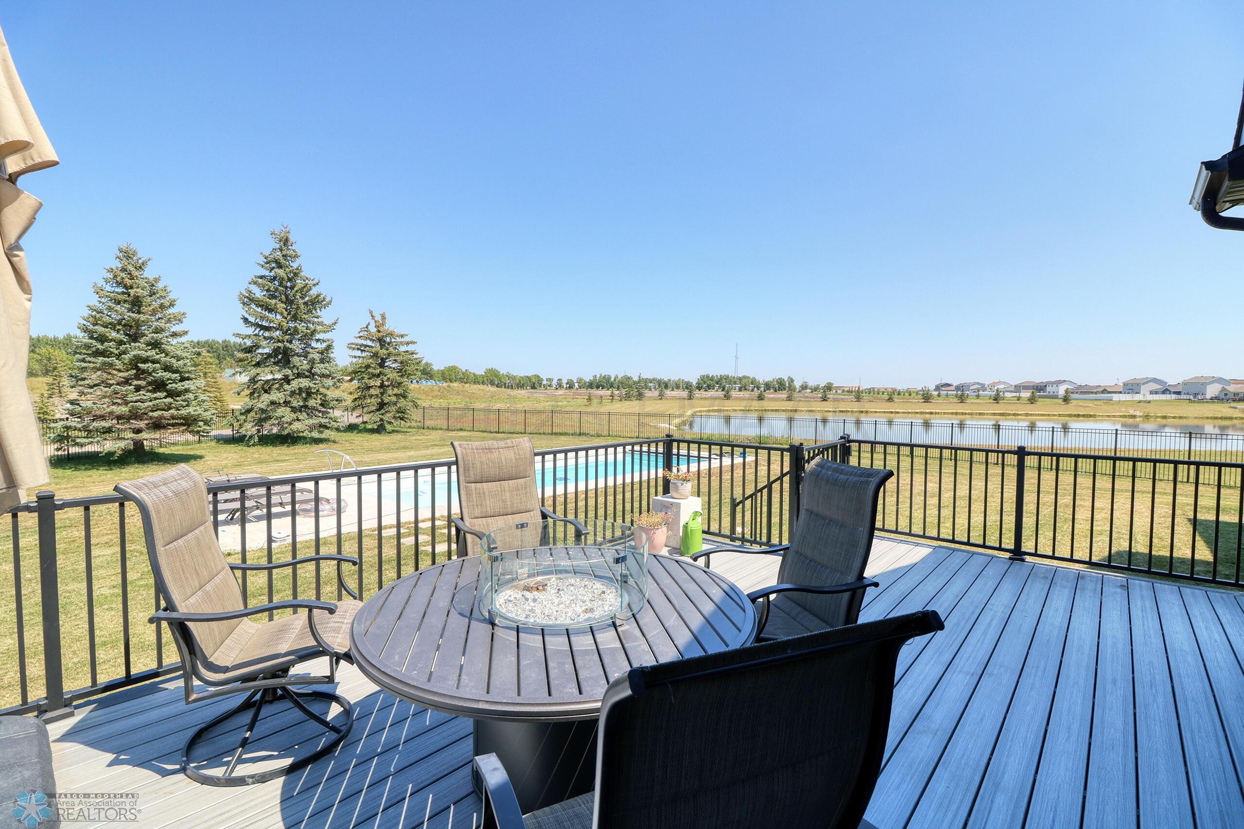BackyardDeck1_1