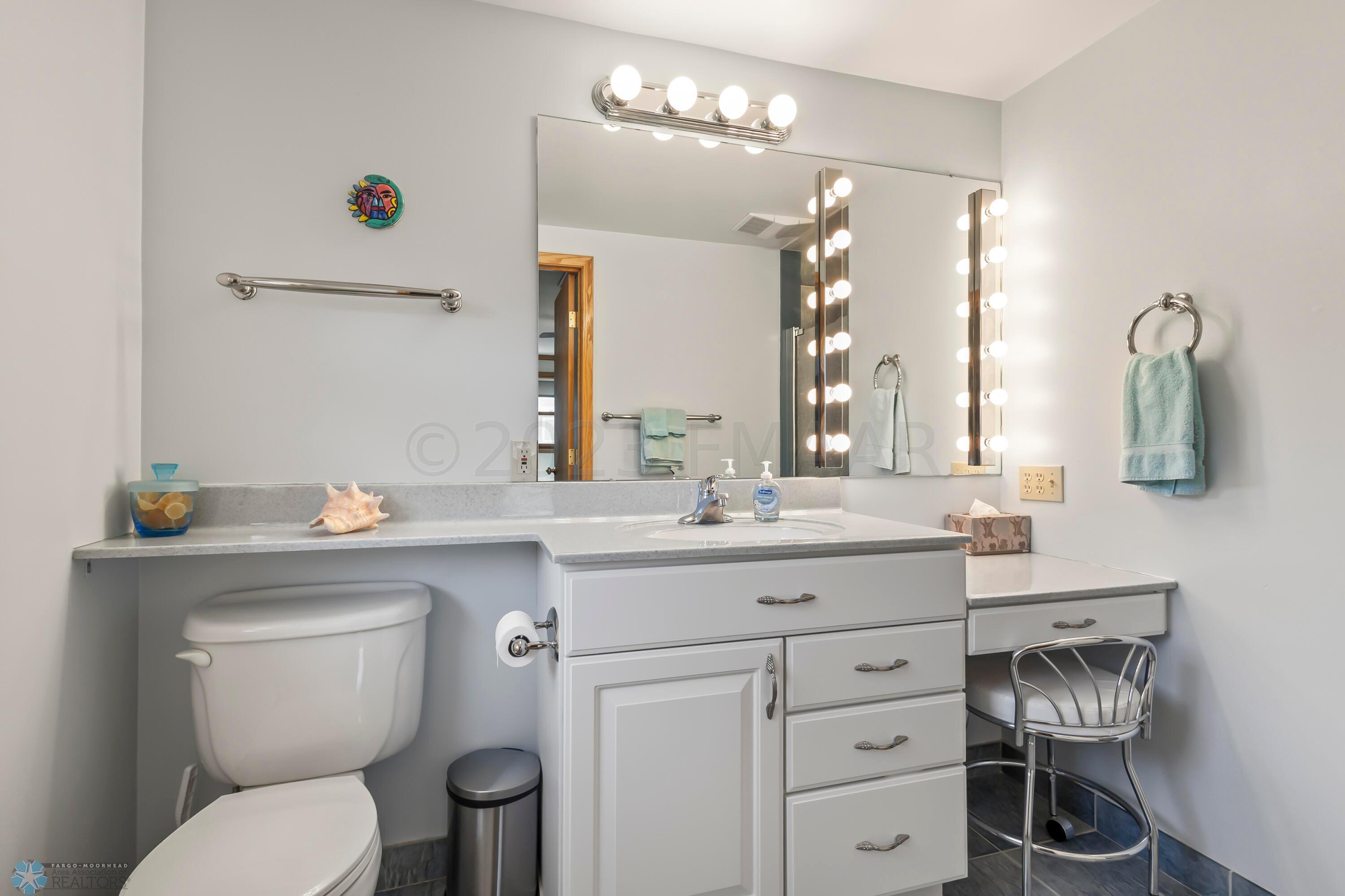 Ensuite bath in 4th bedroom