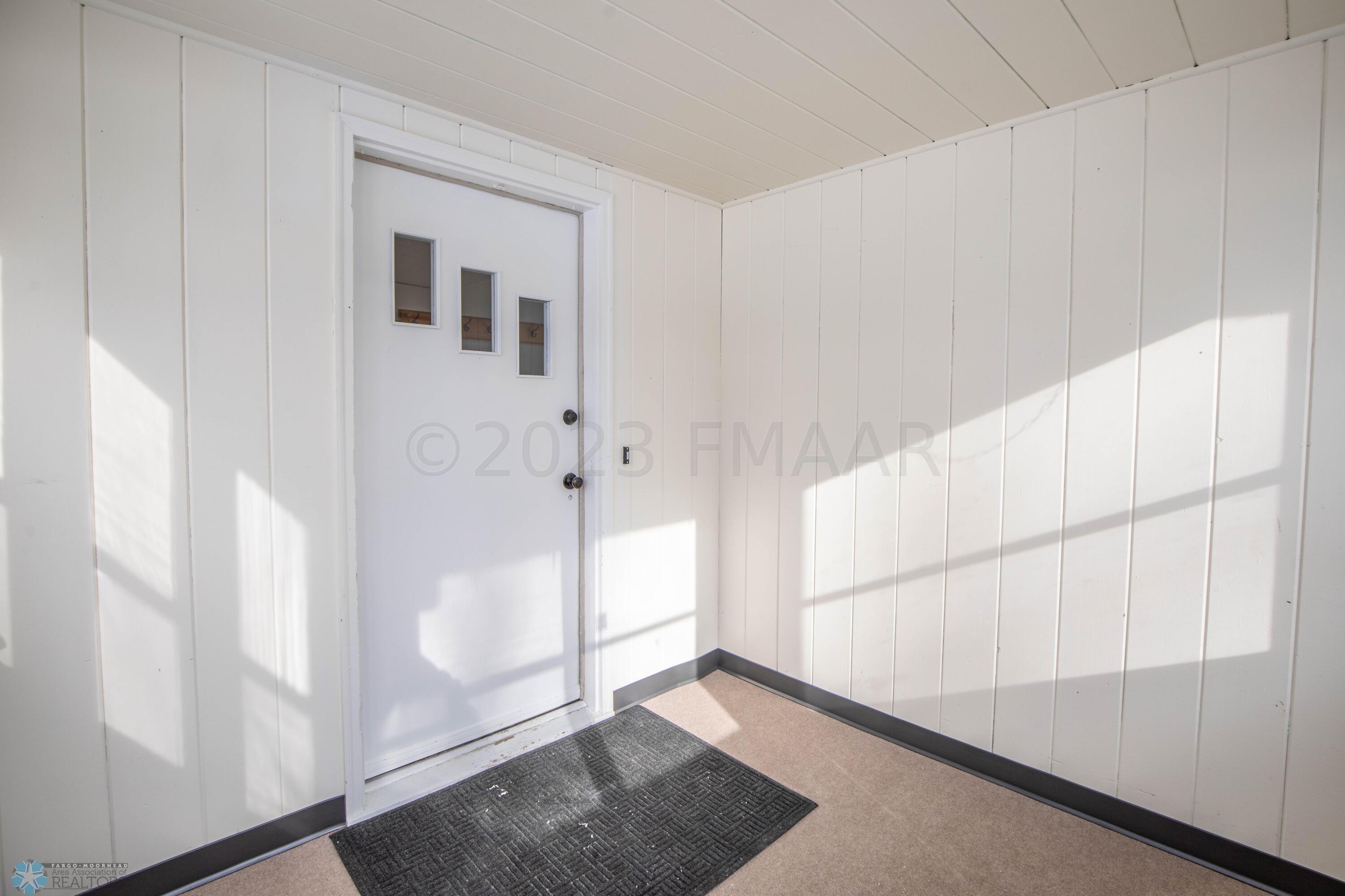 1710 6th St S, Moorhead, MN