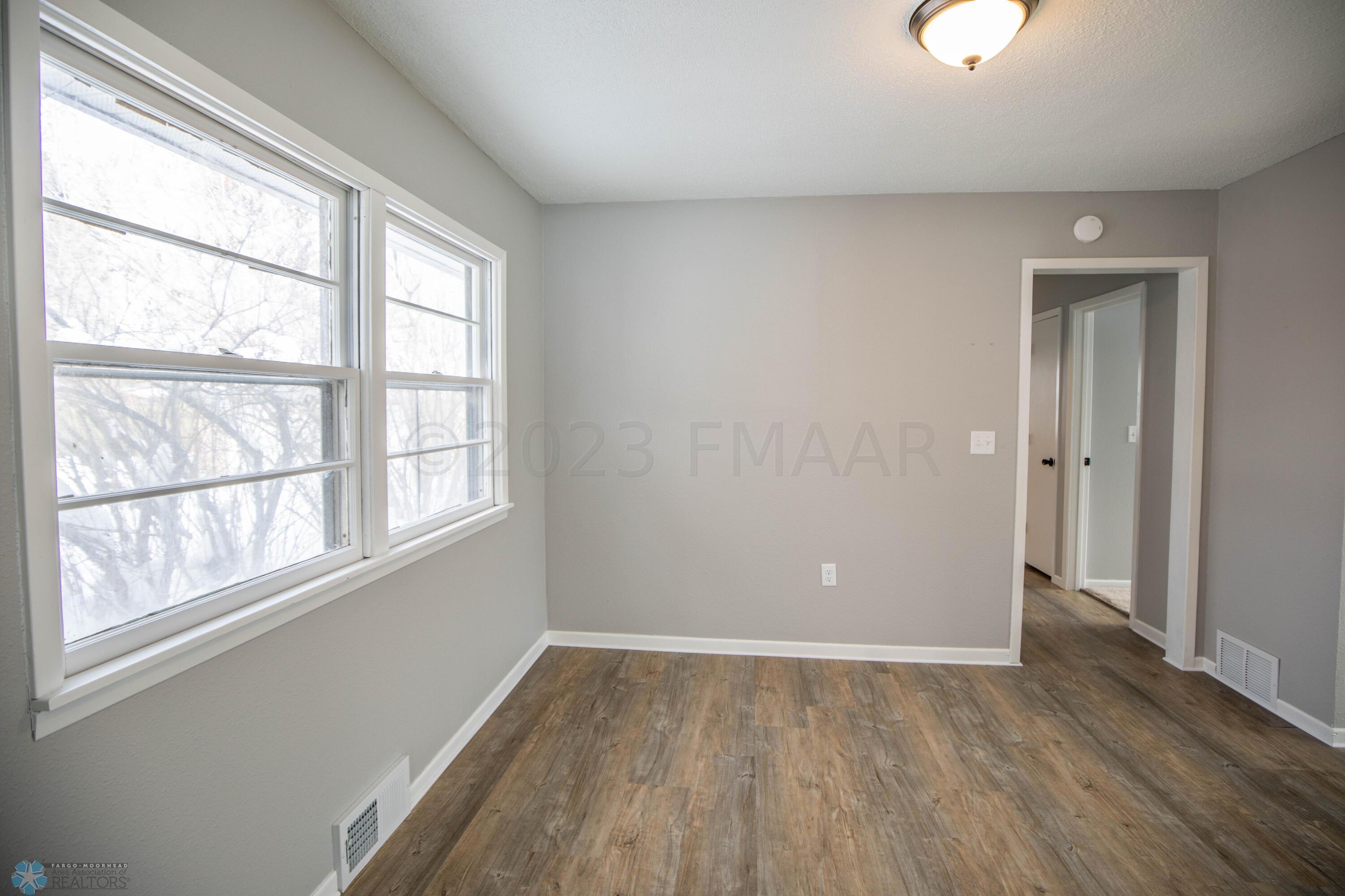 1710 6th St S, Moorhead, MN