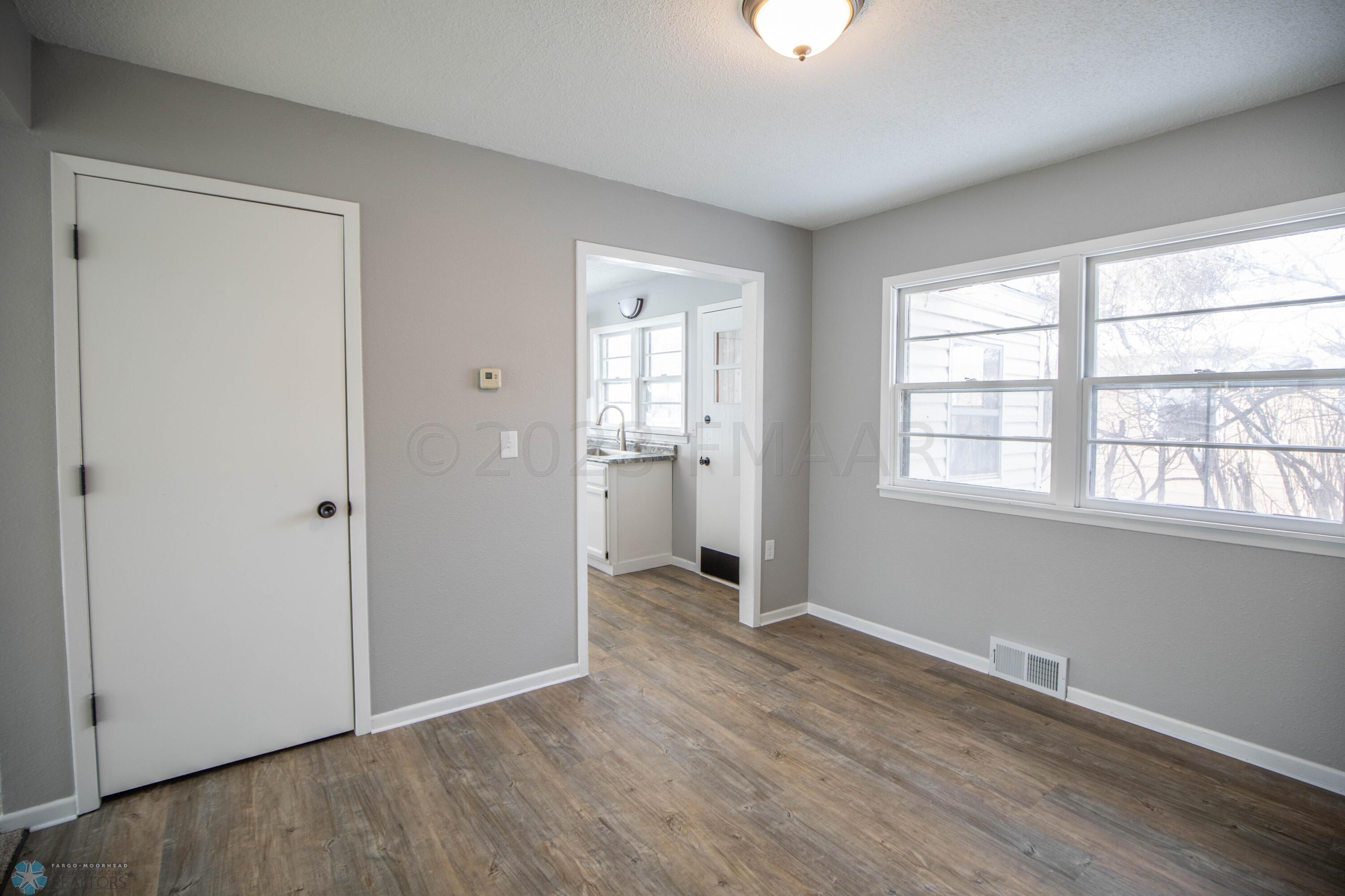 1710 6th St S, Moorhead, MN