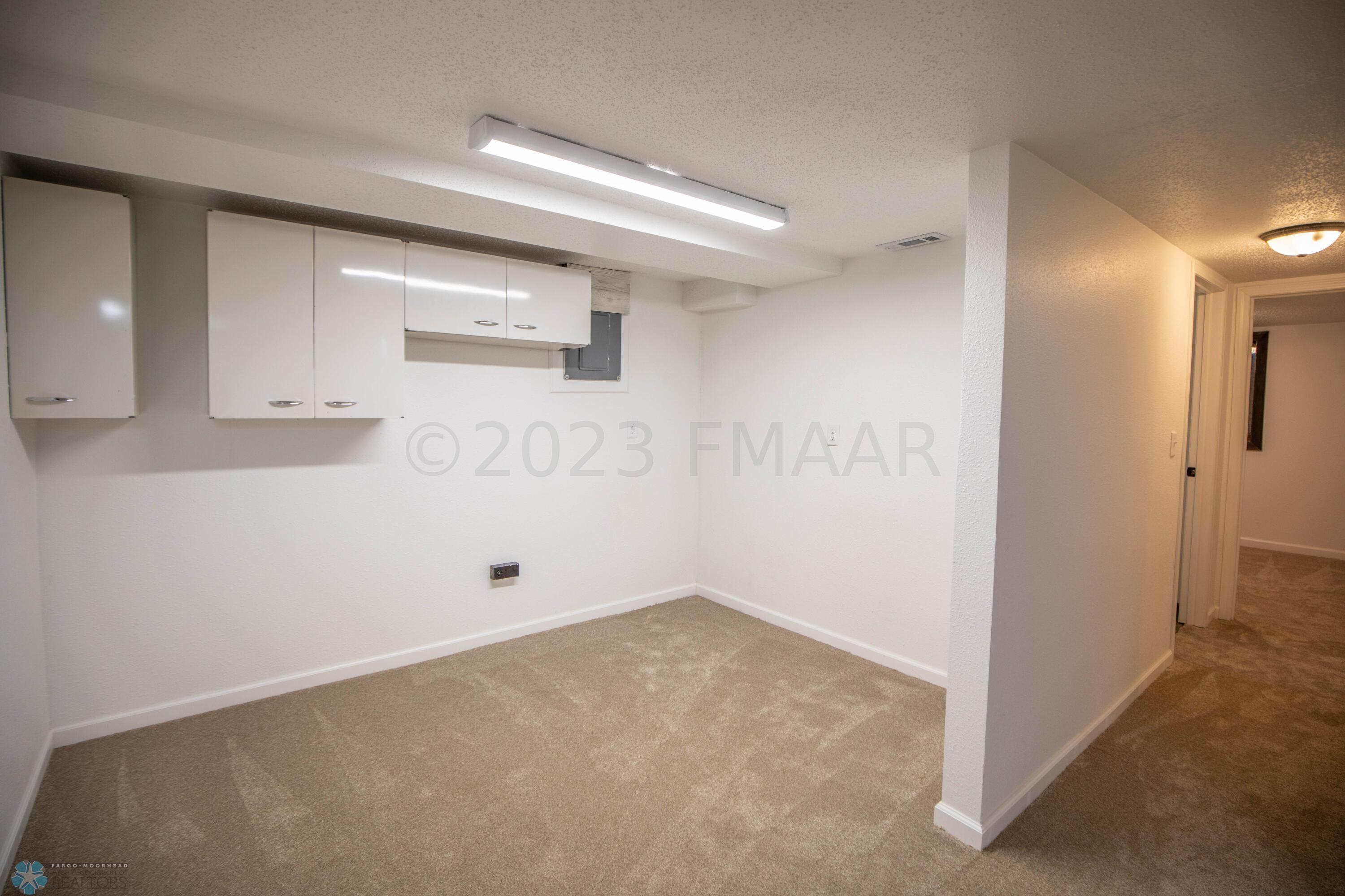 1710 6th St S, Moorhead, MN