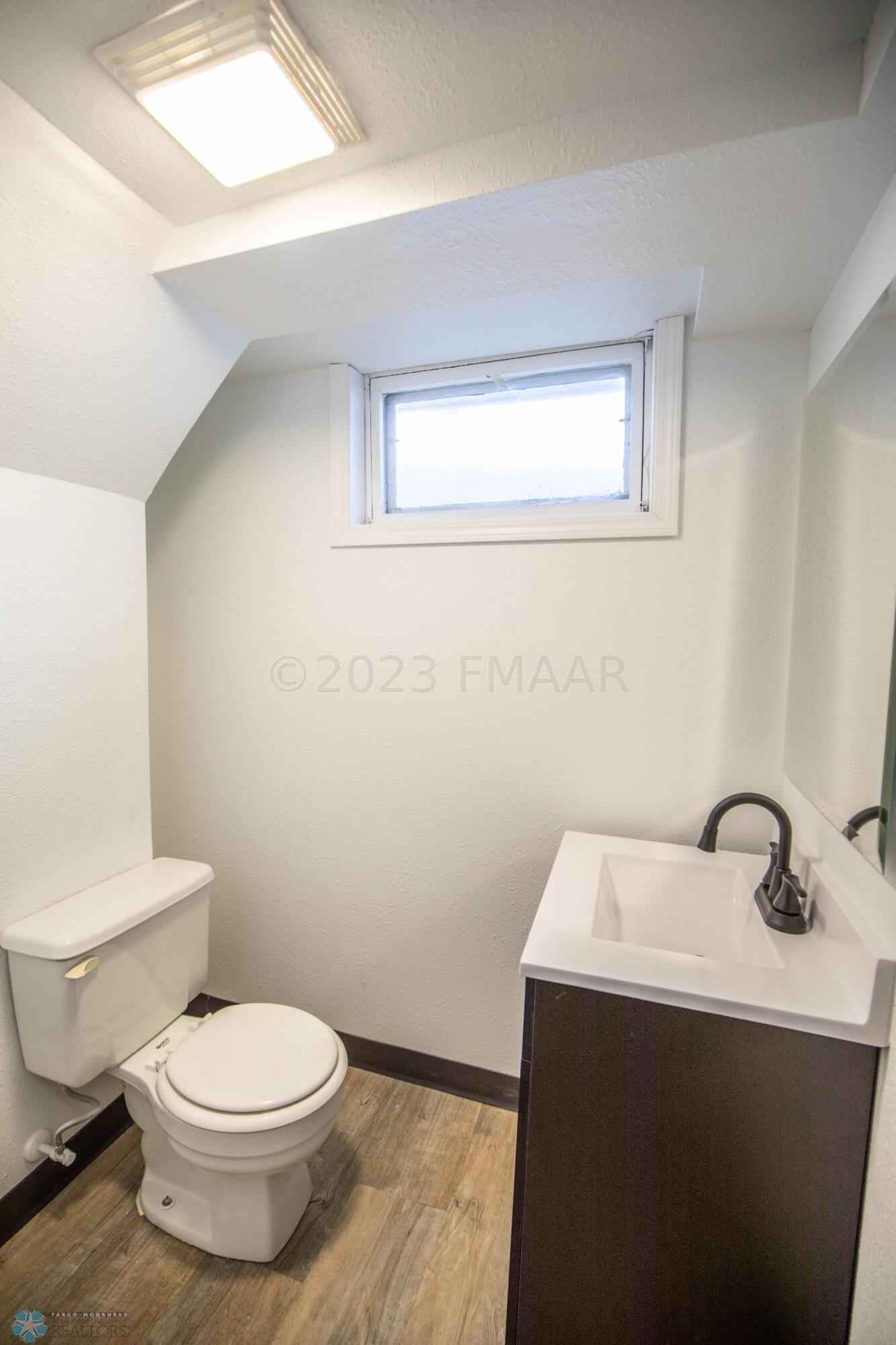 1710 6th St S, Moorhead, MN