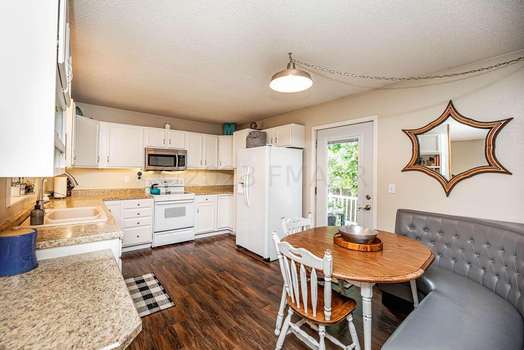 Upper Lvl Kitchen