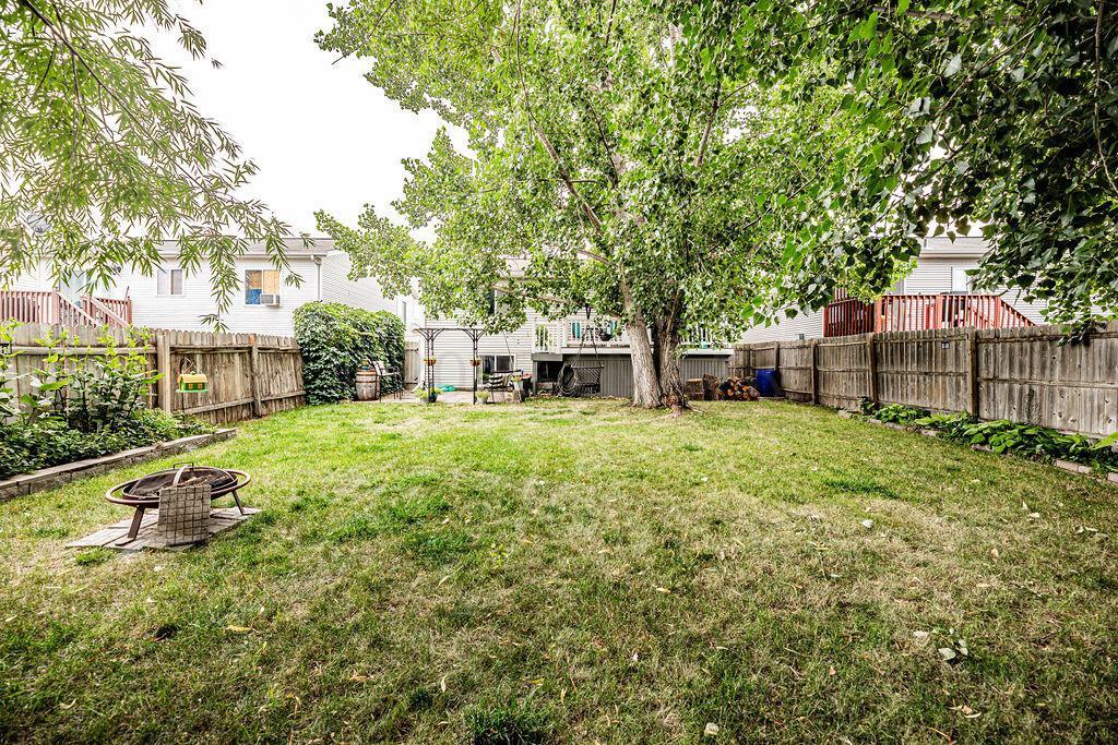 BIG fenced Yard