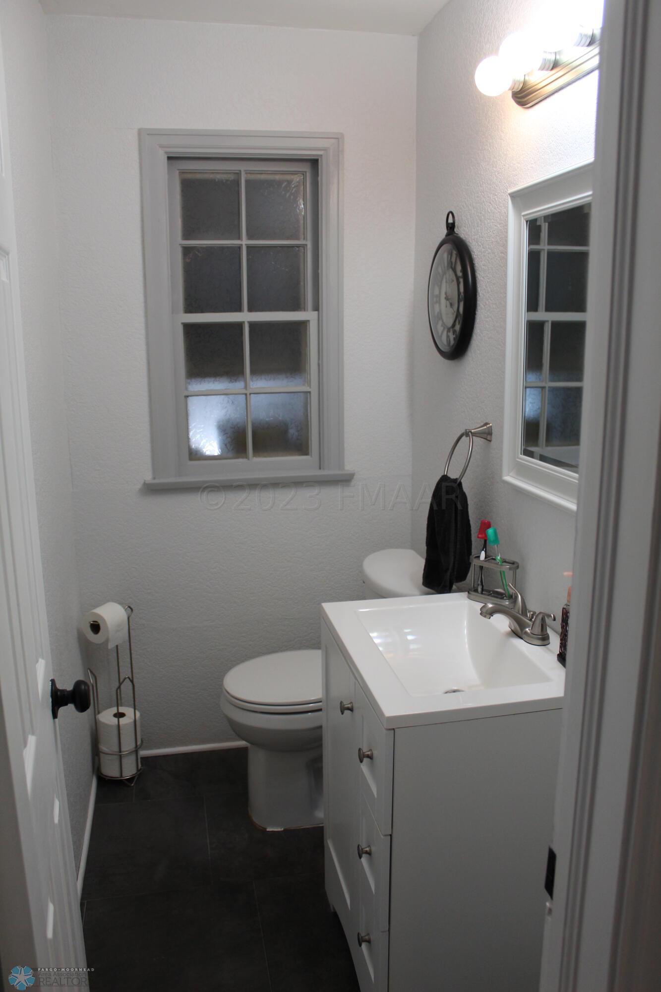 Main floor 3/4 bath