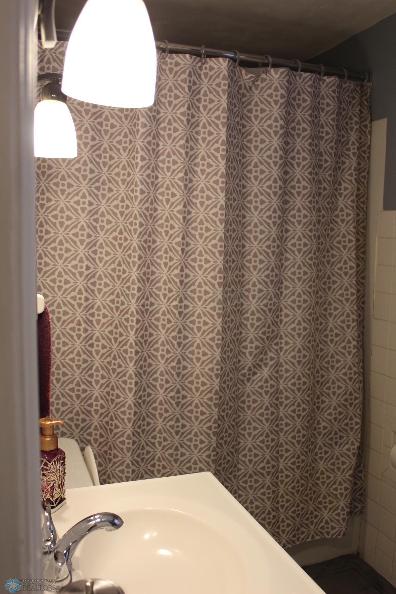 Upstairs full bath