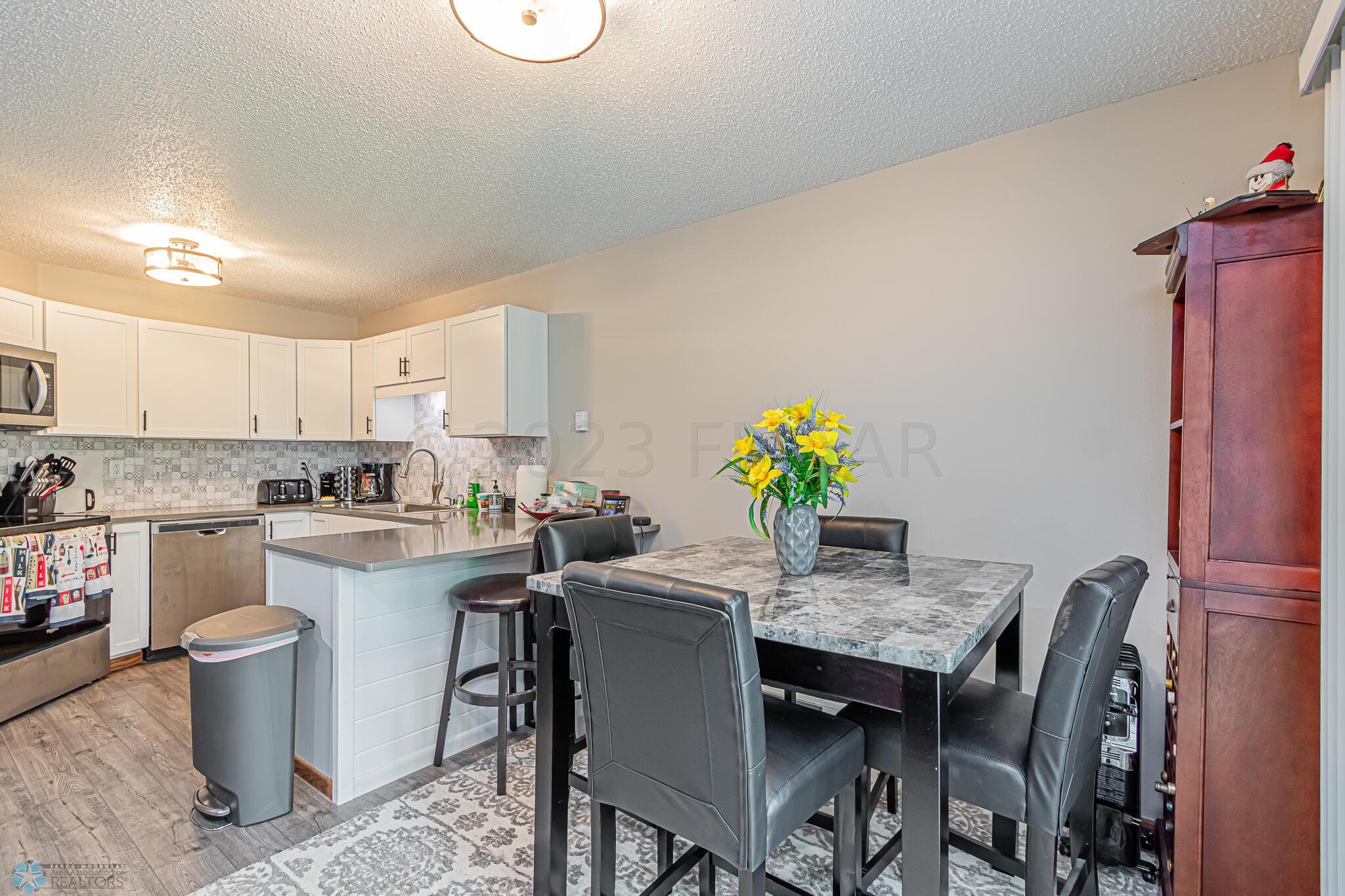 1537 16th St S, Fargo, ND 58103-22