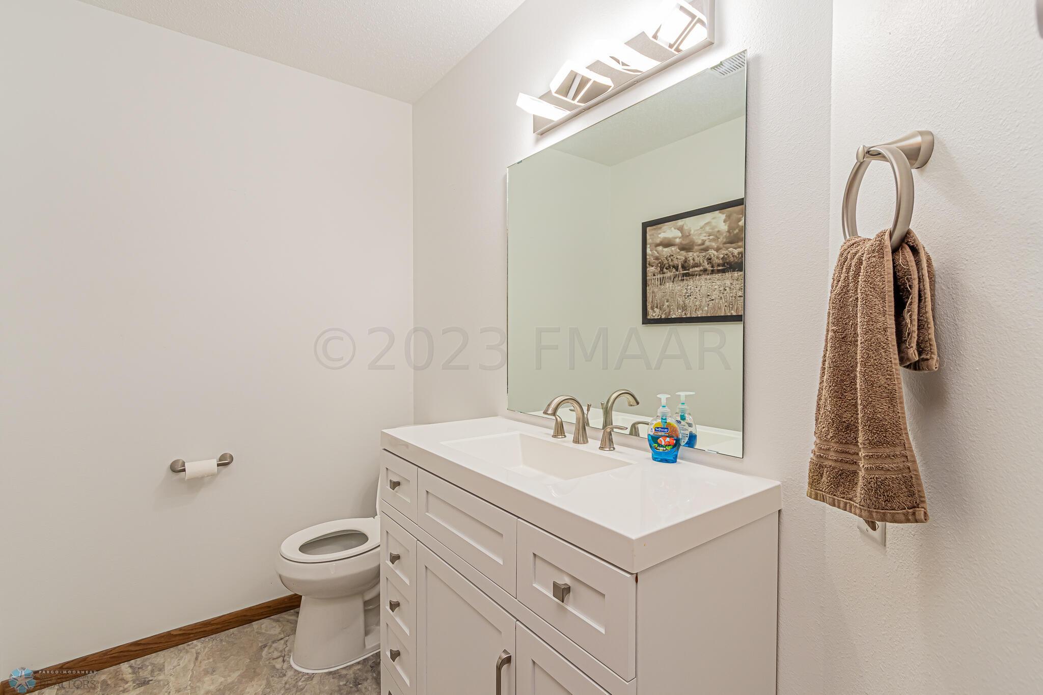 1537 16th St S, Fargo, ND 58103-23