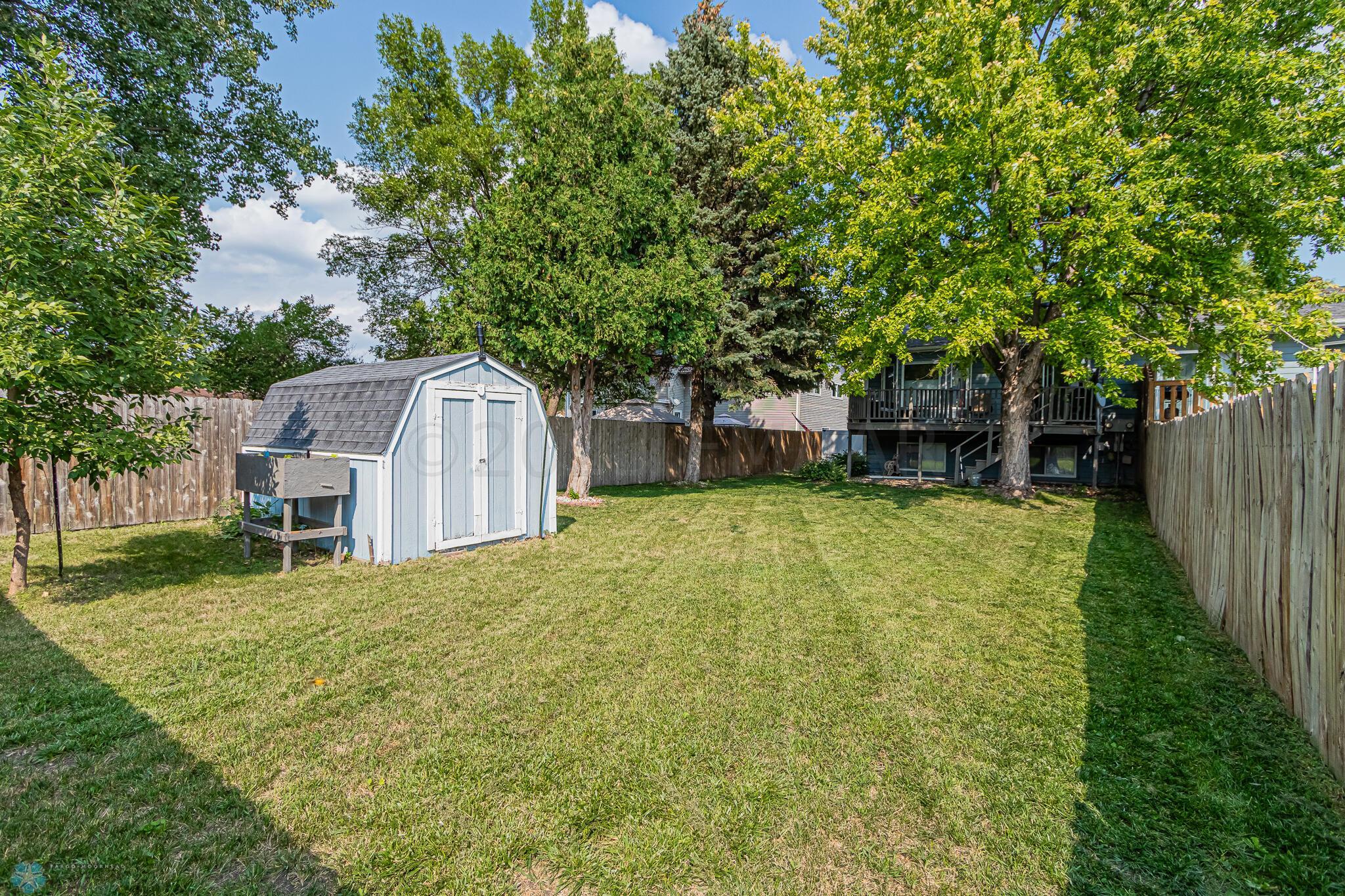 1537 16th St S, Fargo, ND 58103-28