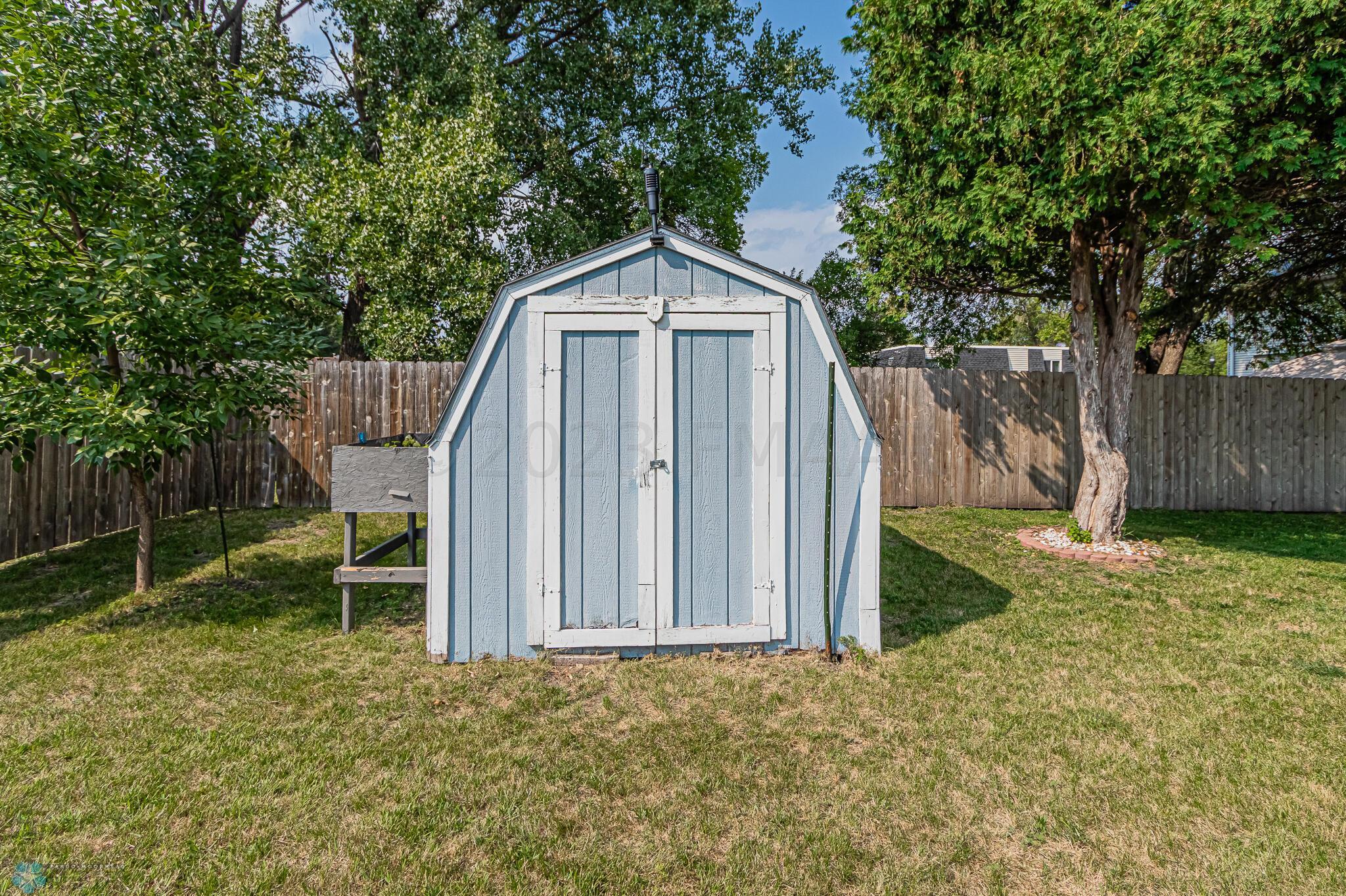 1537 16th St S, Fargo, ND 58103-29