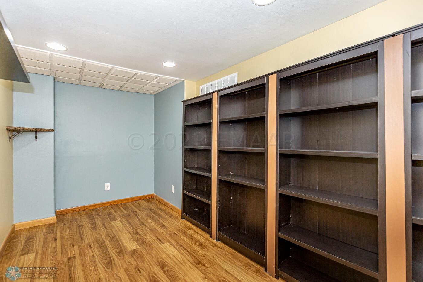 Den/Bonus Room