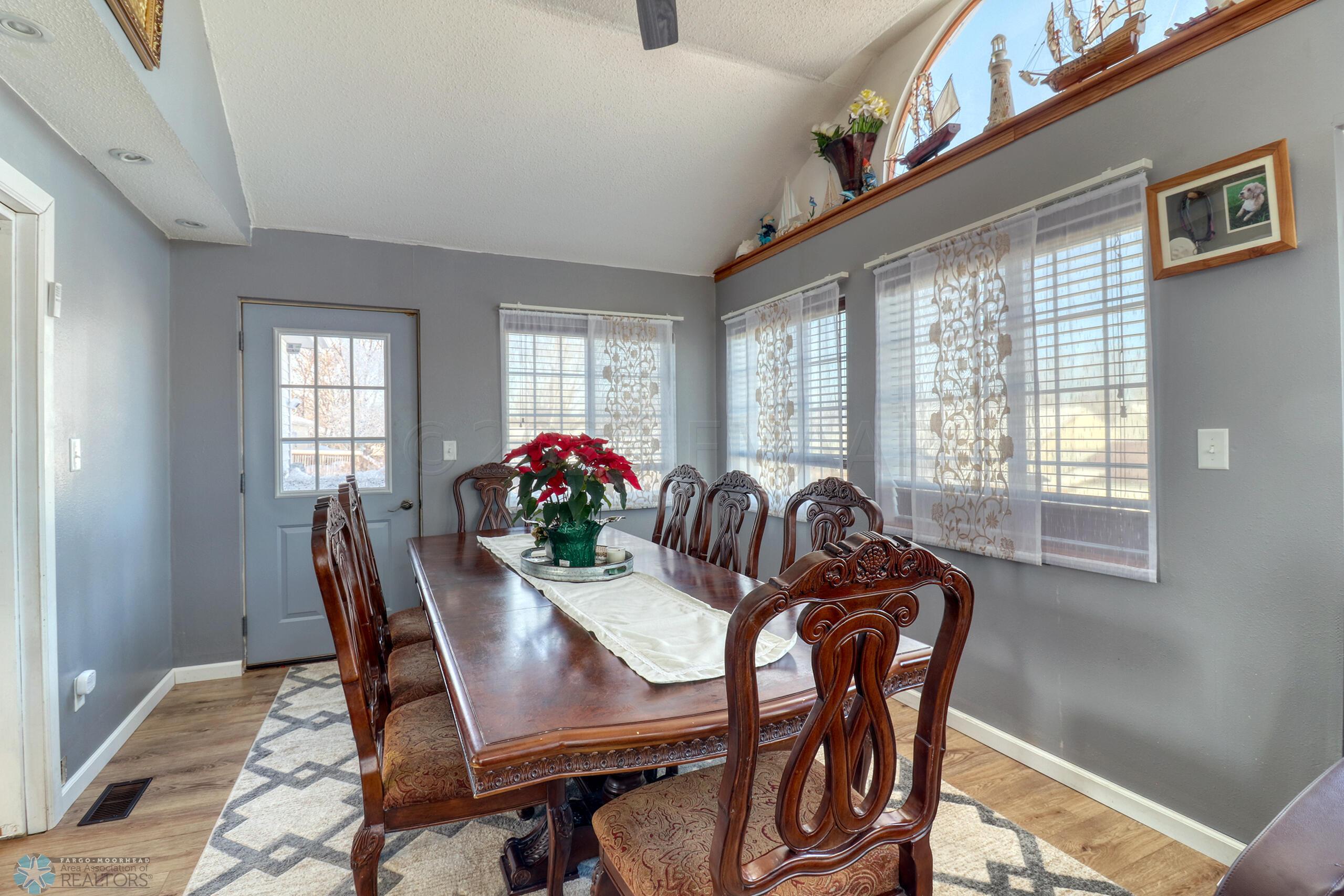 Dining Area1_2