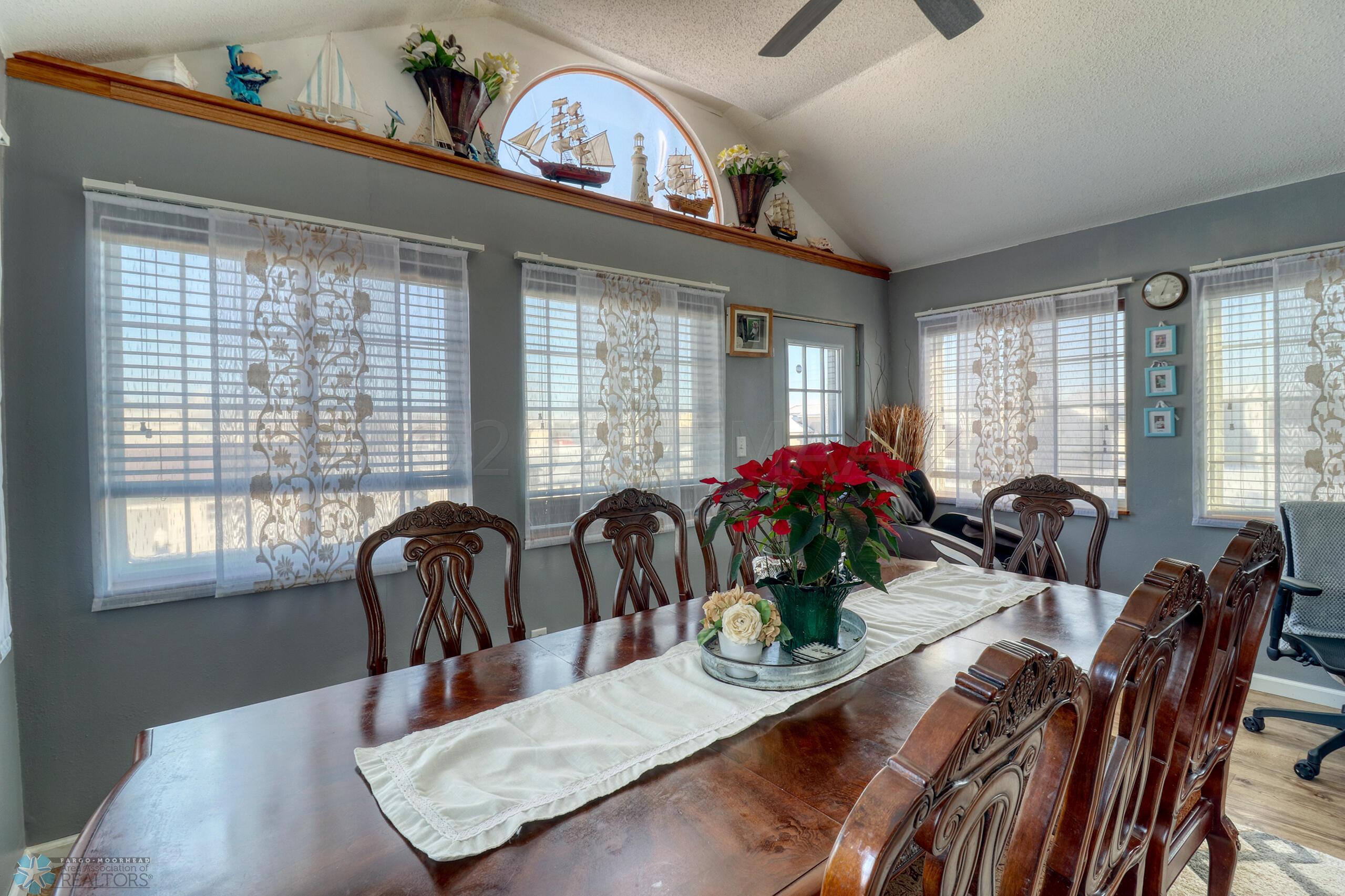 Dining Area1_3