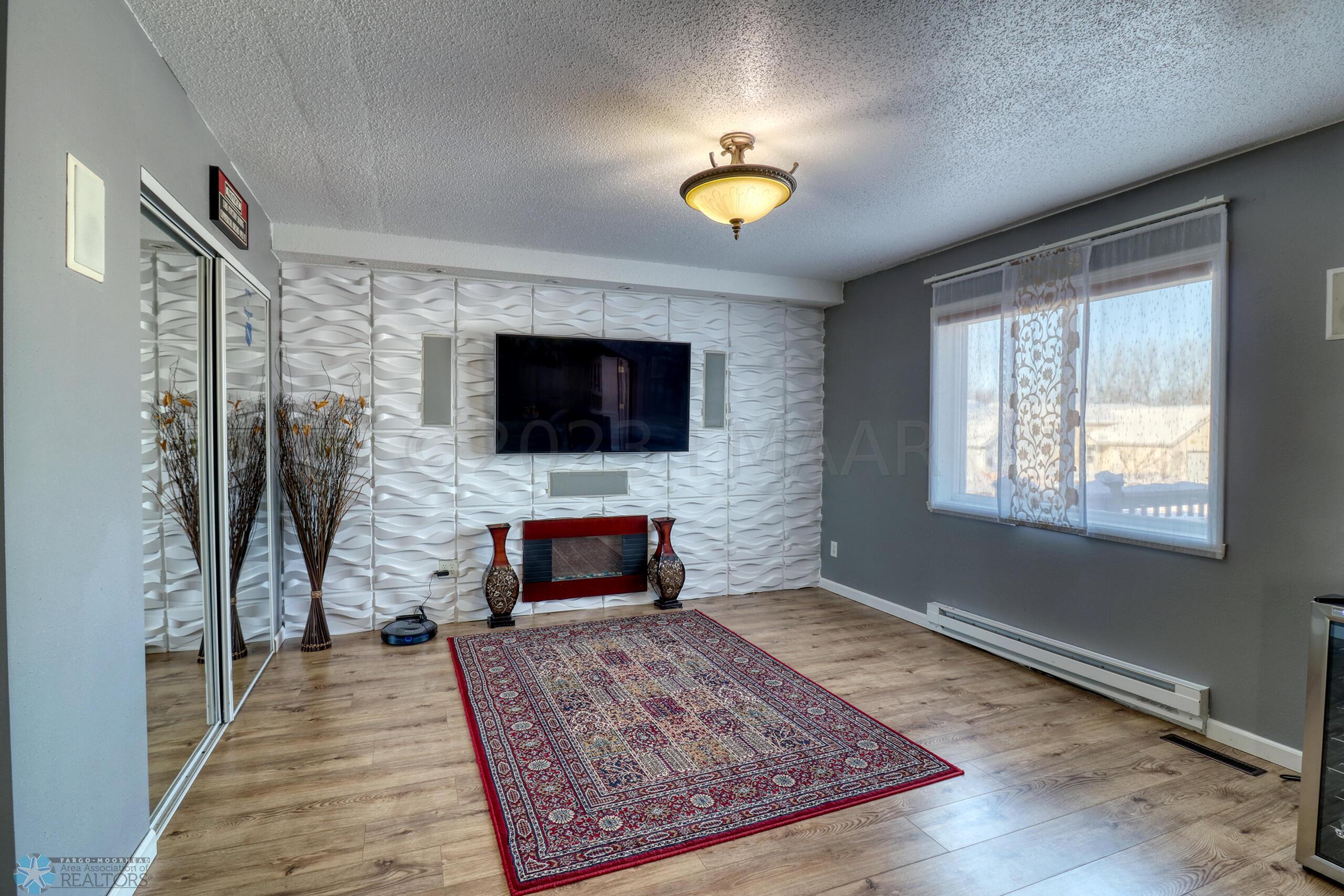 Familyroom1_1