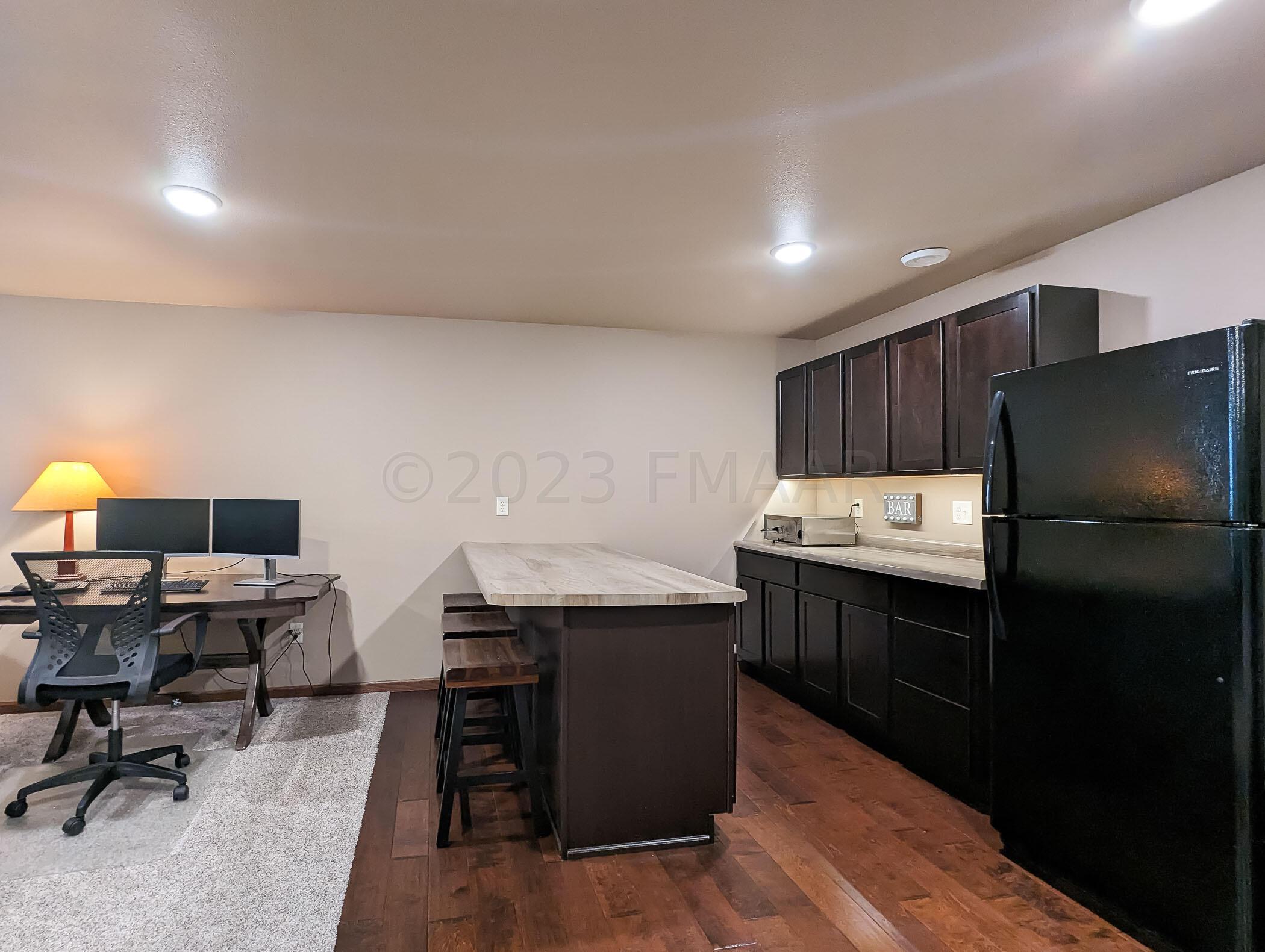 L2P046-193017776