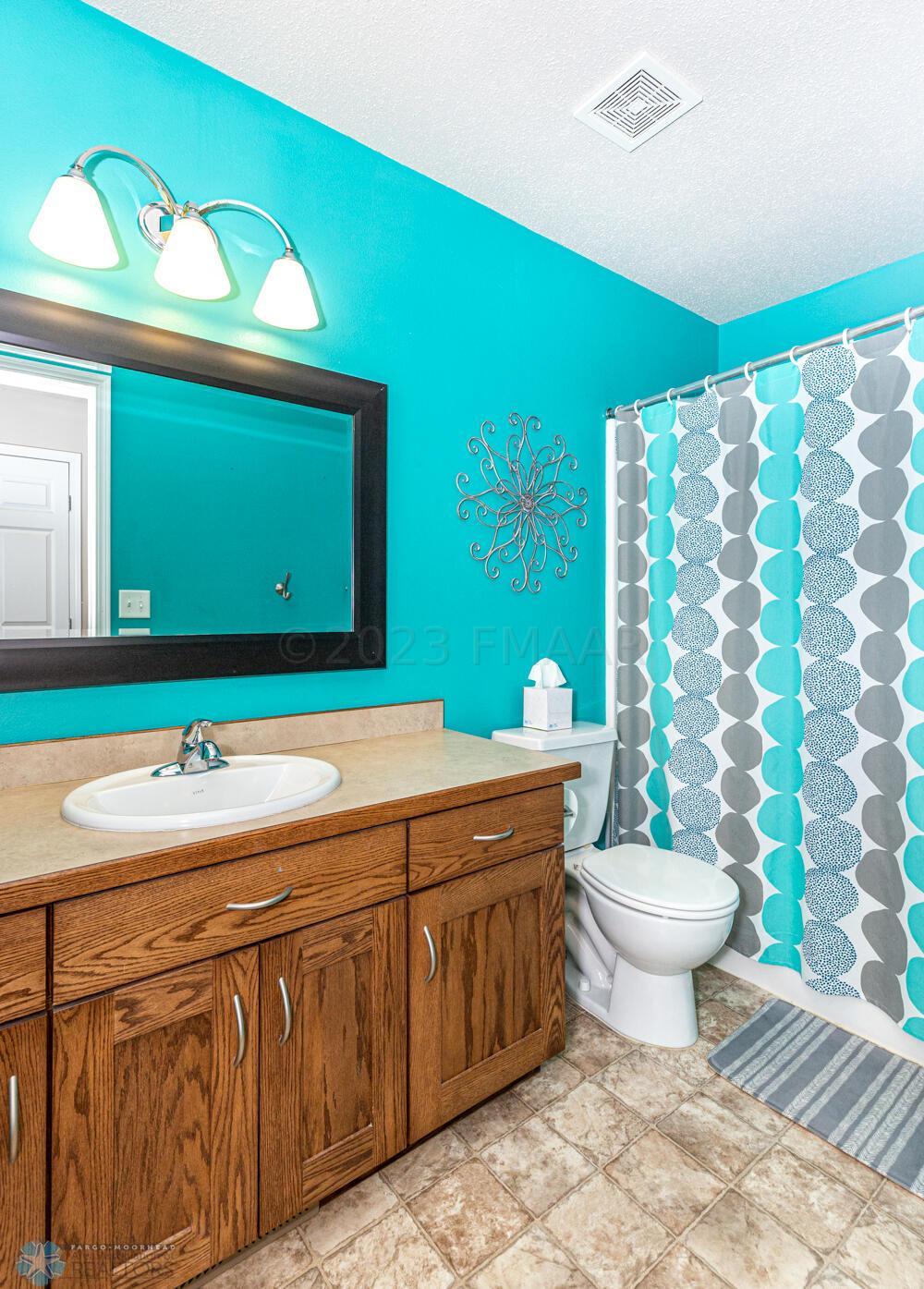 Upper Full Bath