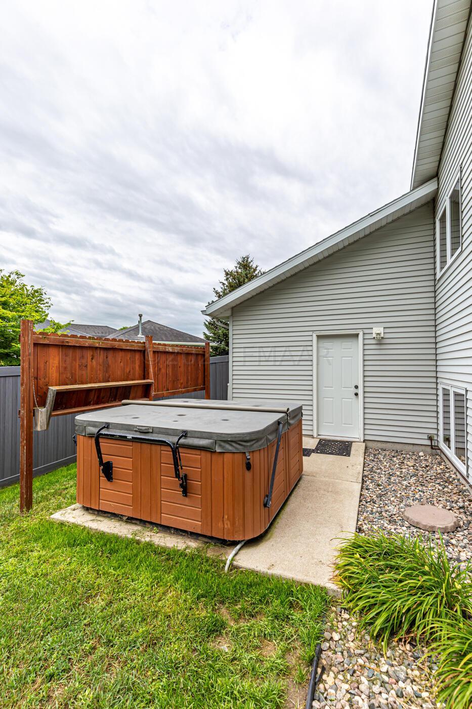 Hot tub included