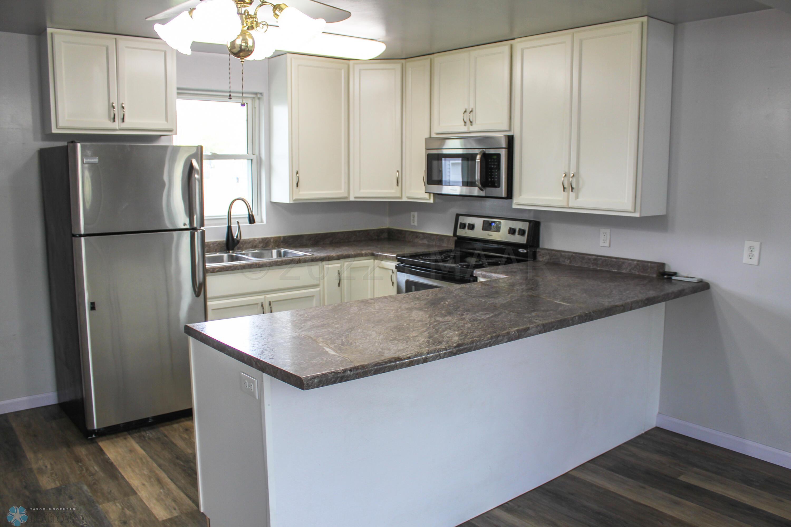 301 22nd St S Fargo-34