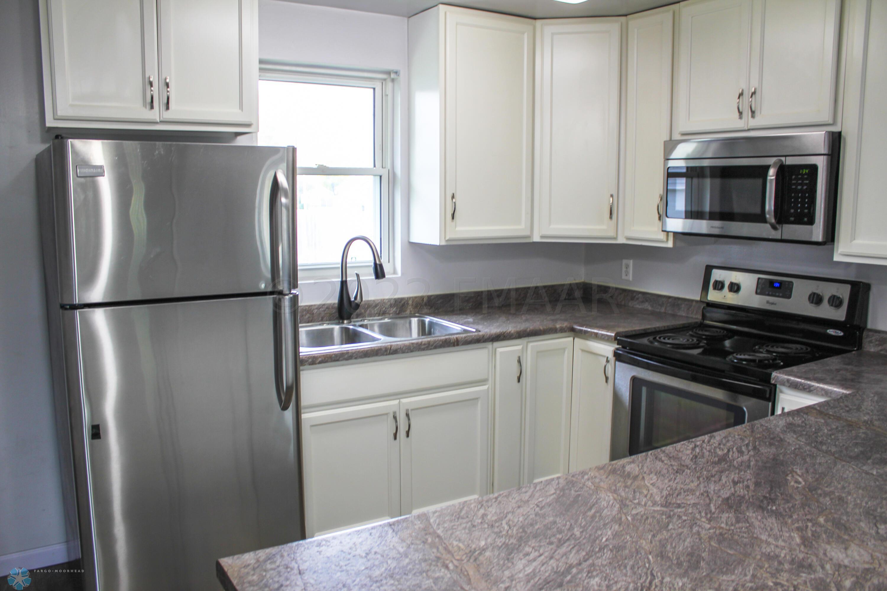 301 22nd St S Fargo-36