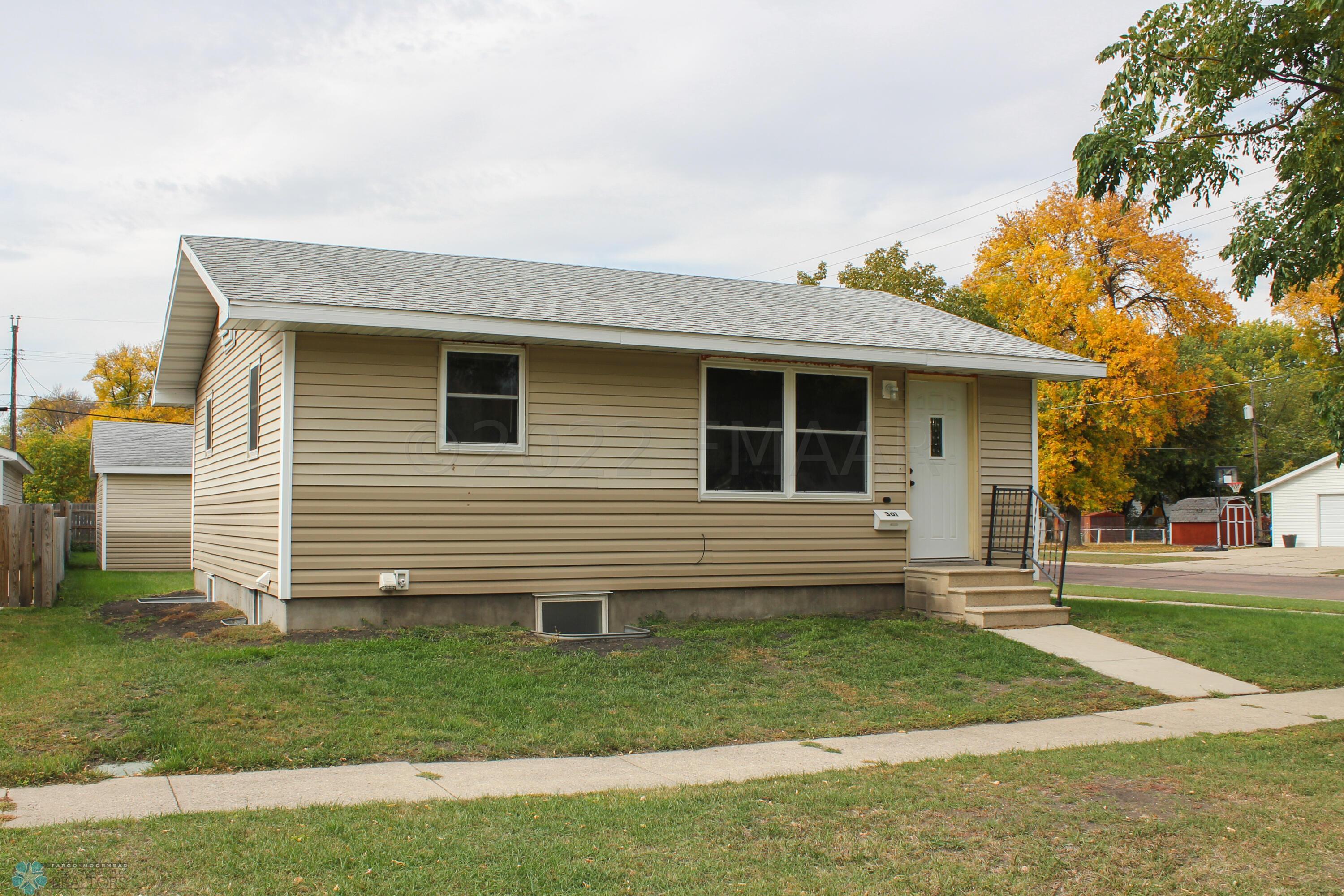 301 22nd St S Fargo-41