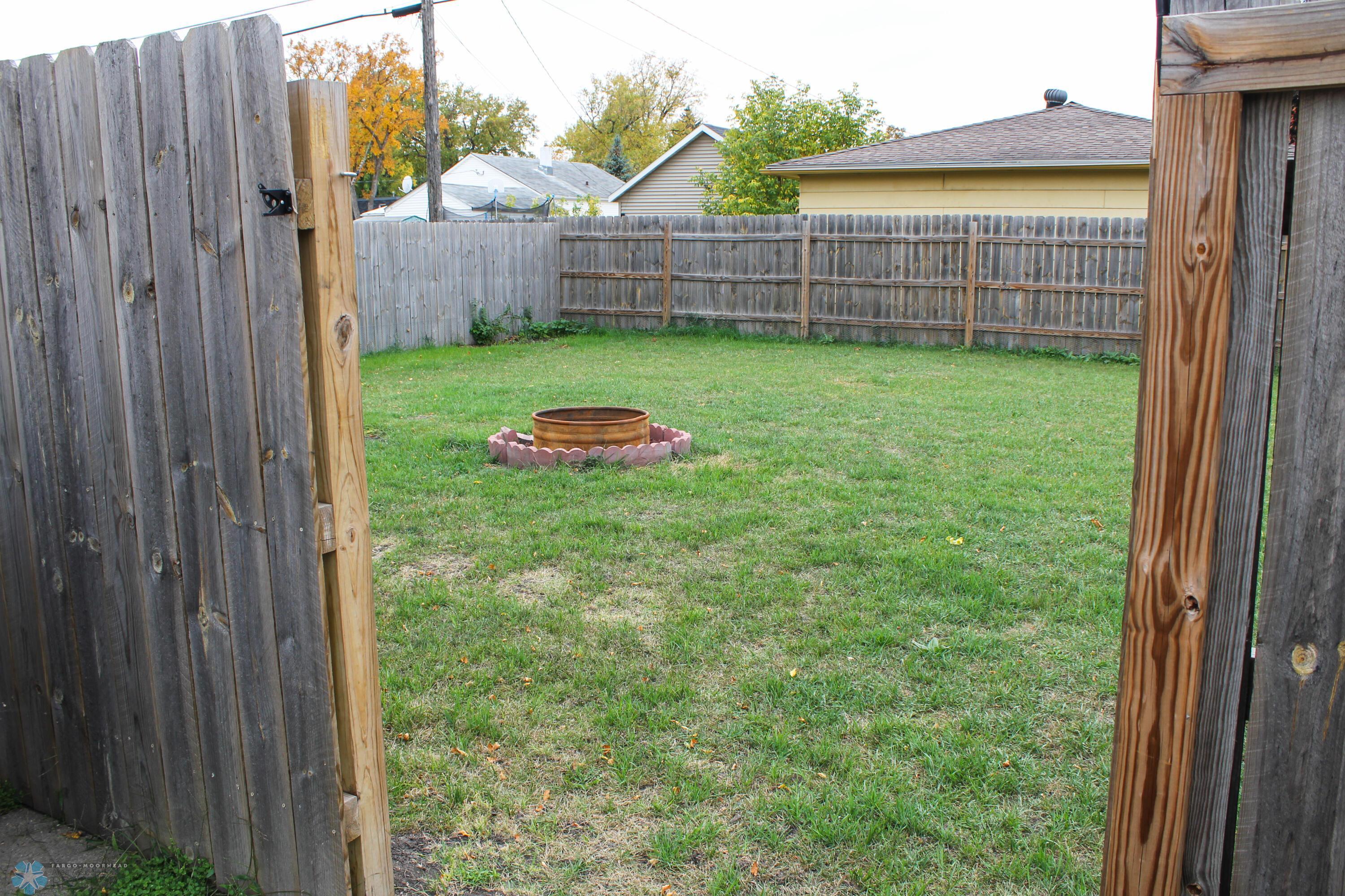 301 22nd St S Fargo-11