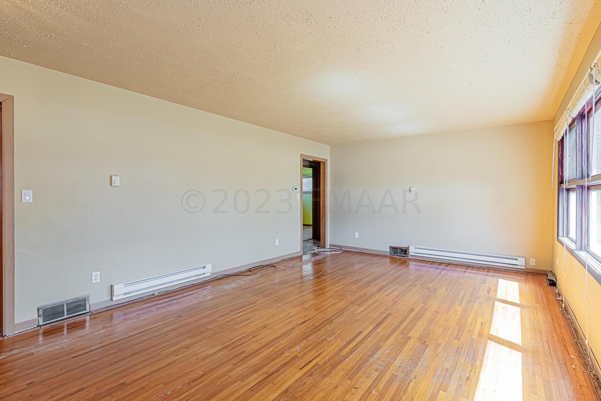 238 6th Ave W, West Fargo, ND 58078-04