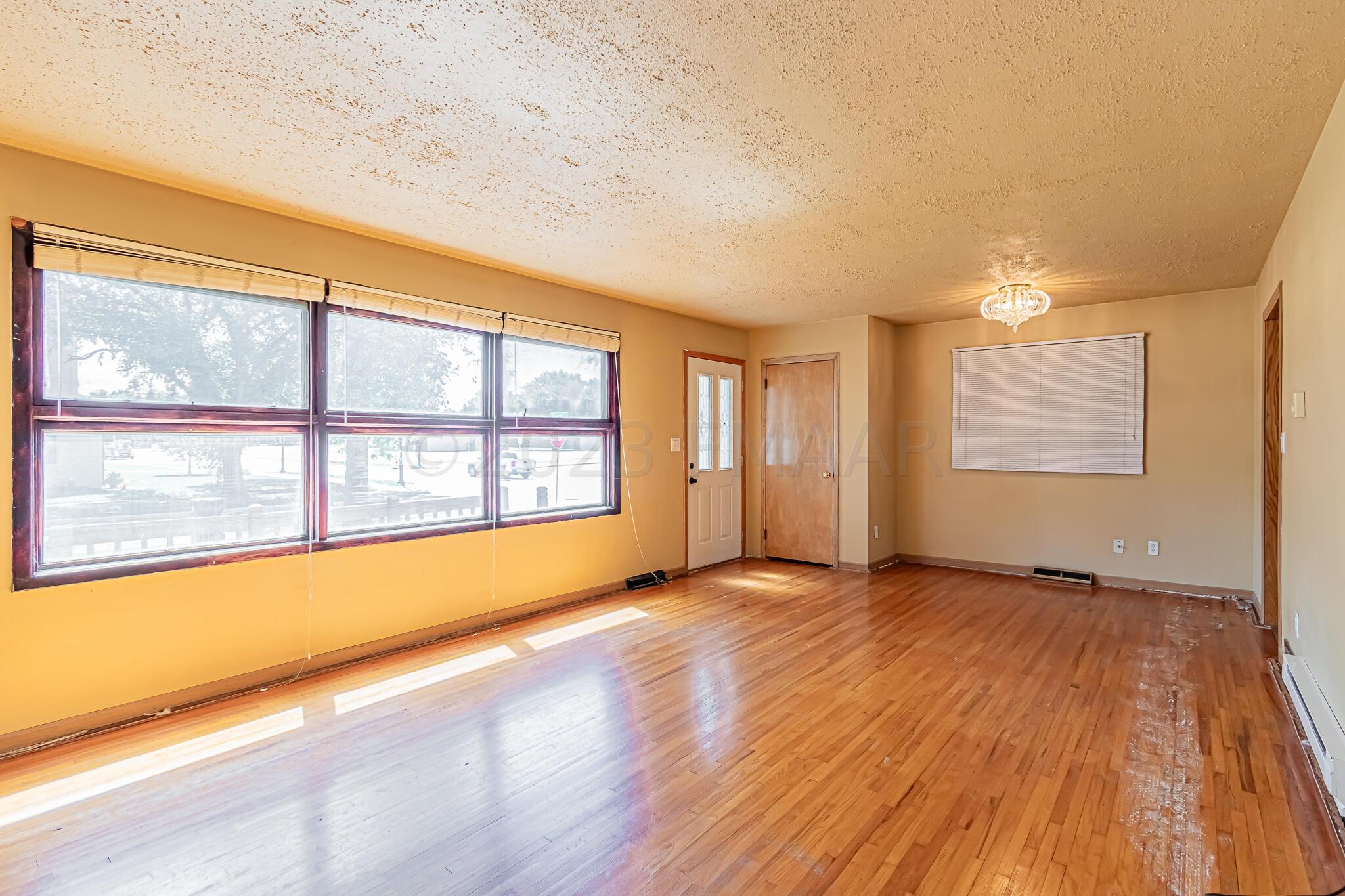 238 6th Ave W, West Fargo, ND 58078-06