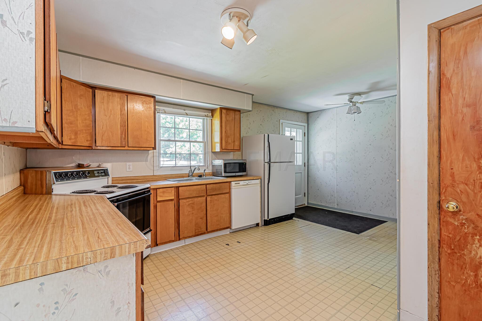 238 6th Ave W, West Fargo, ND 58078-07