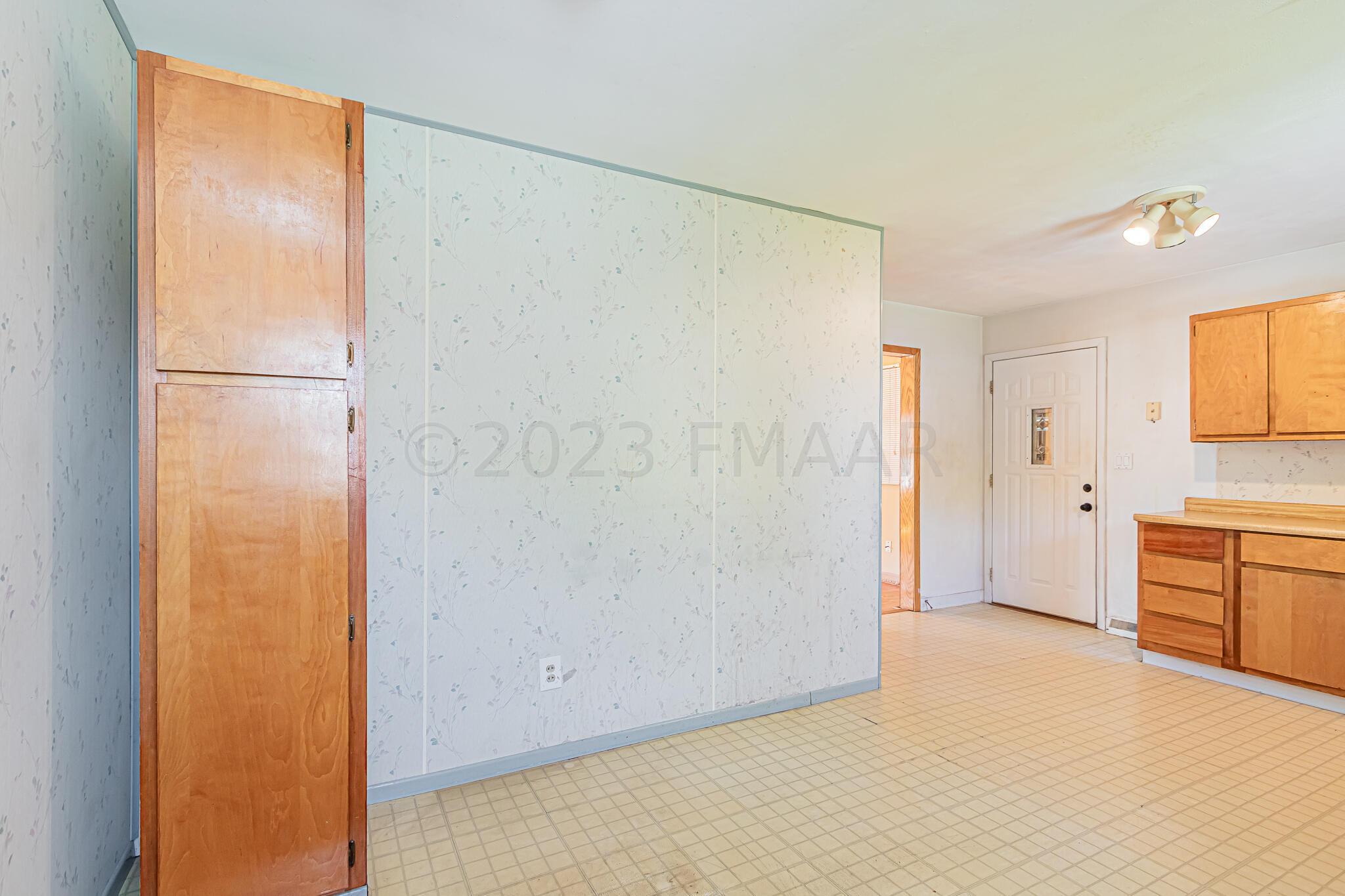 238 6th Ave W, West Fargo, ND 58078-11