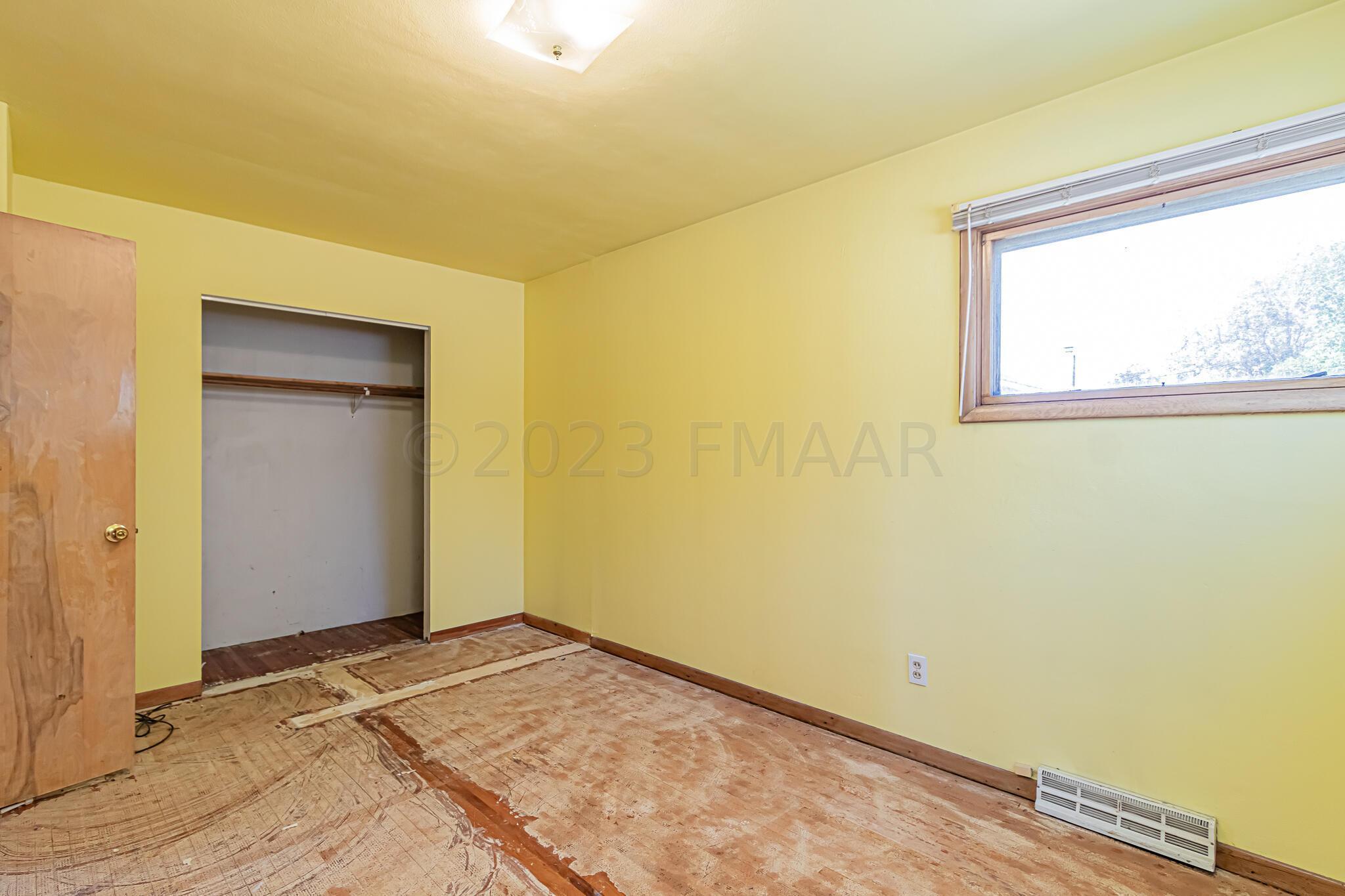 238 6th Ave W, West Fargo, ND 58078-12