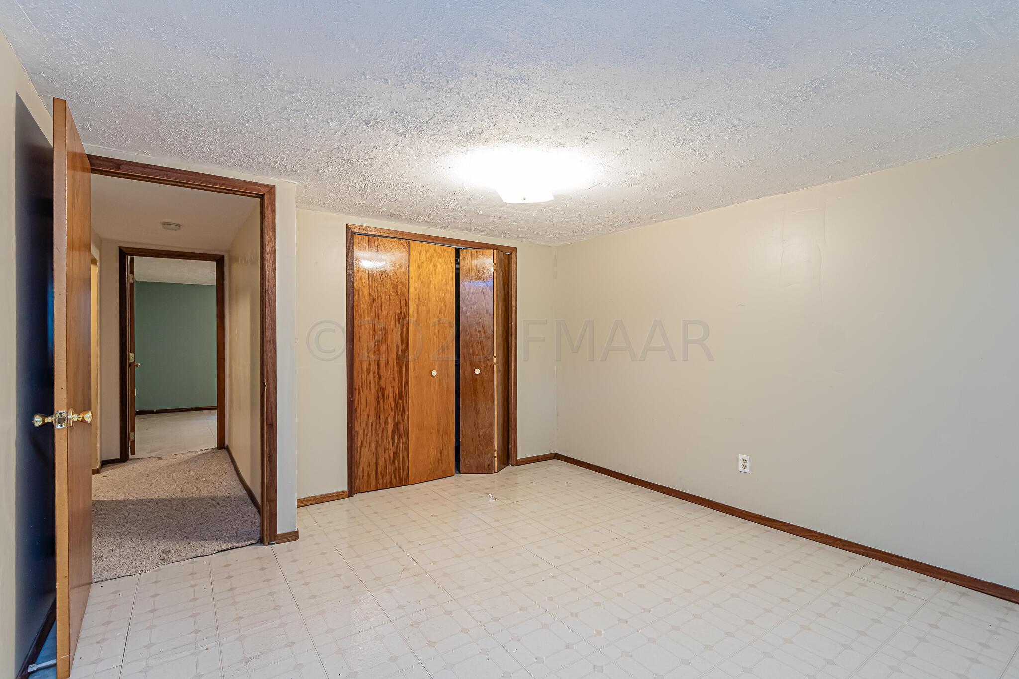 238 6th Ave W, West Fargo, ND 58078-20