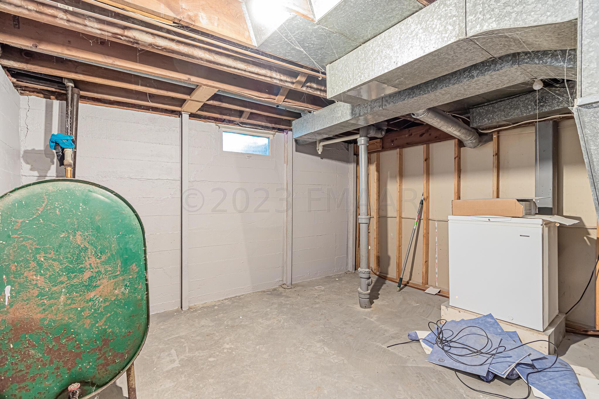 238 6th Ave W, West Fargo, ND 58078-24