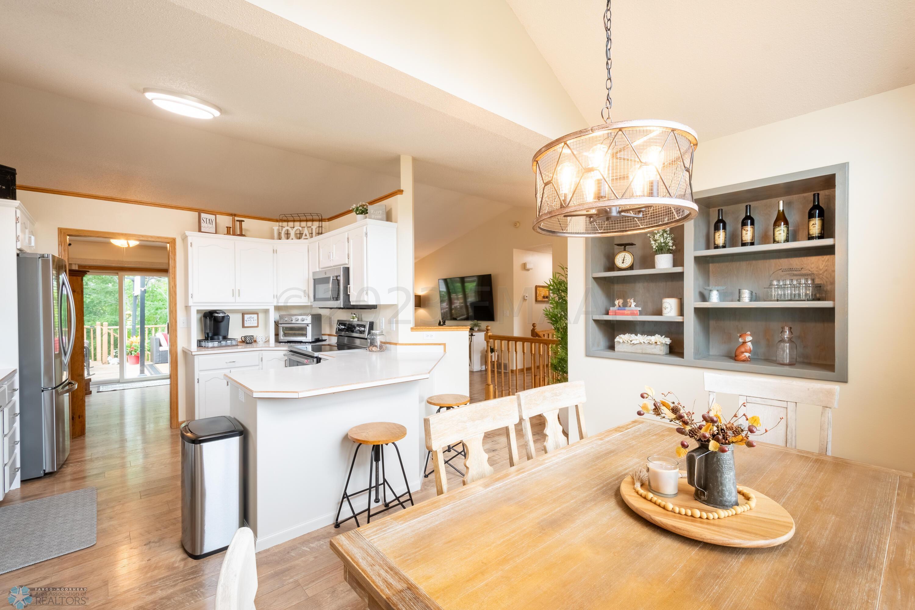Dining to Kitchen 2