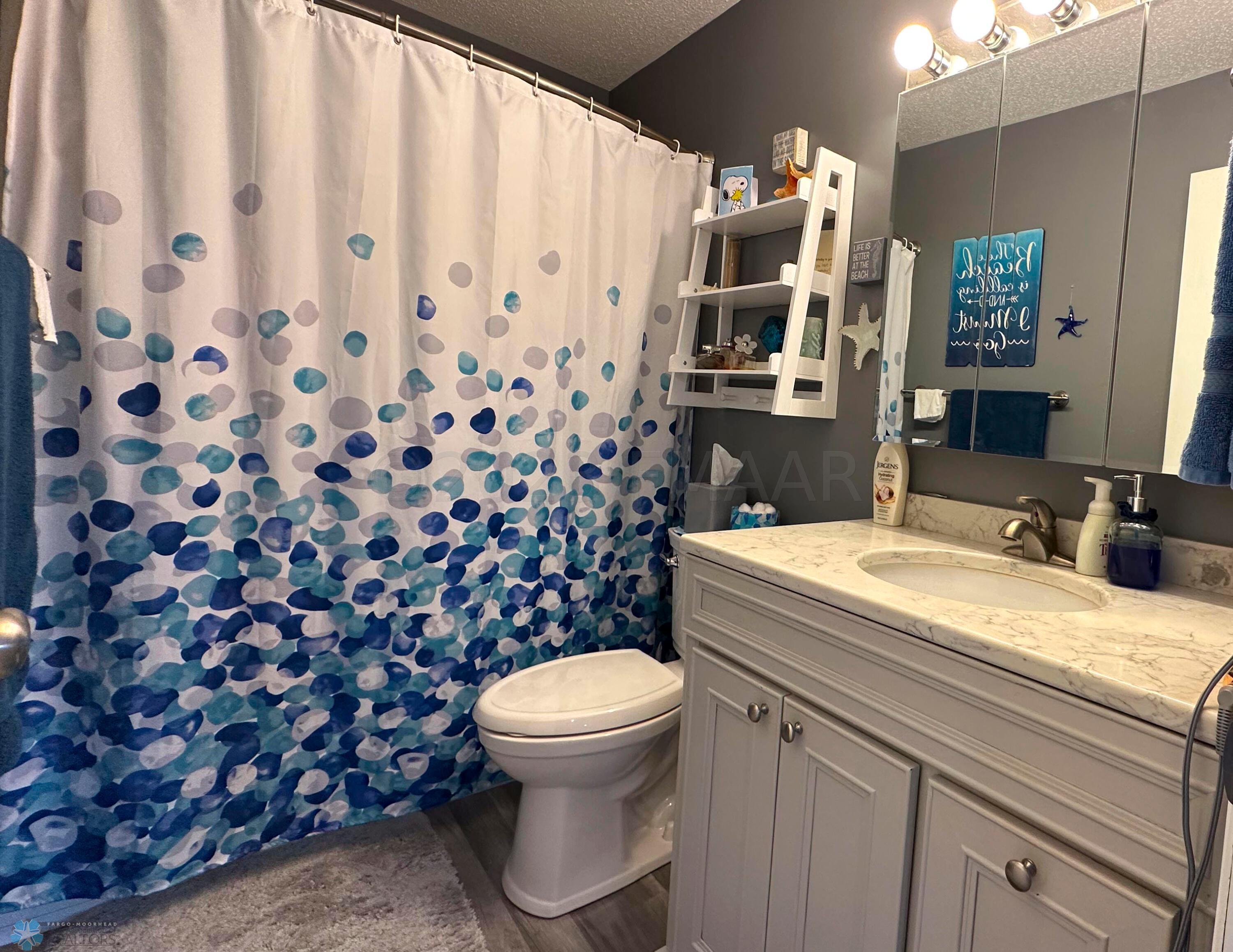 Upper Full Bath