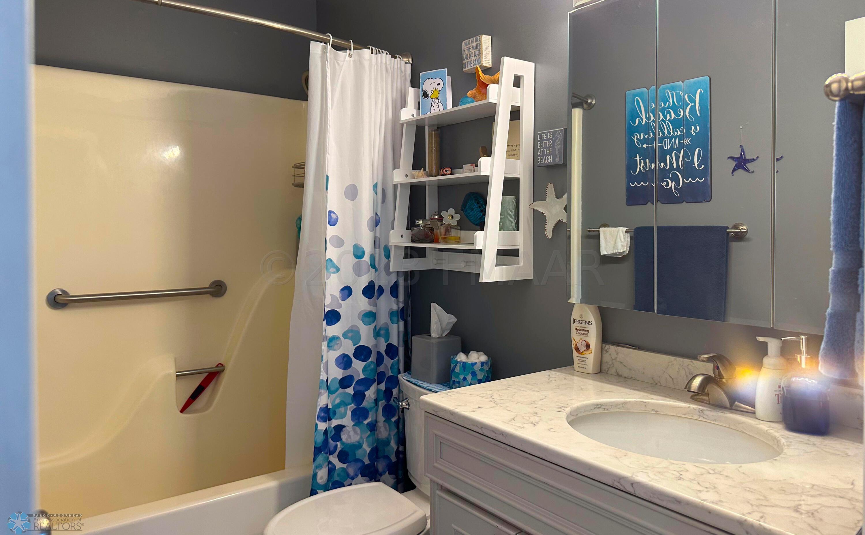 Upper Full Bath 2