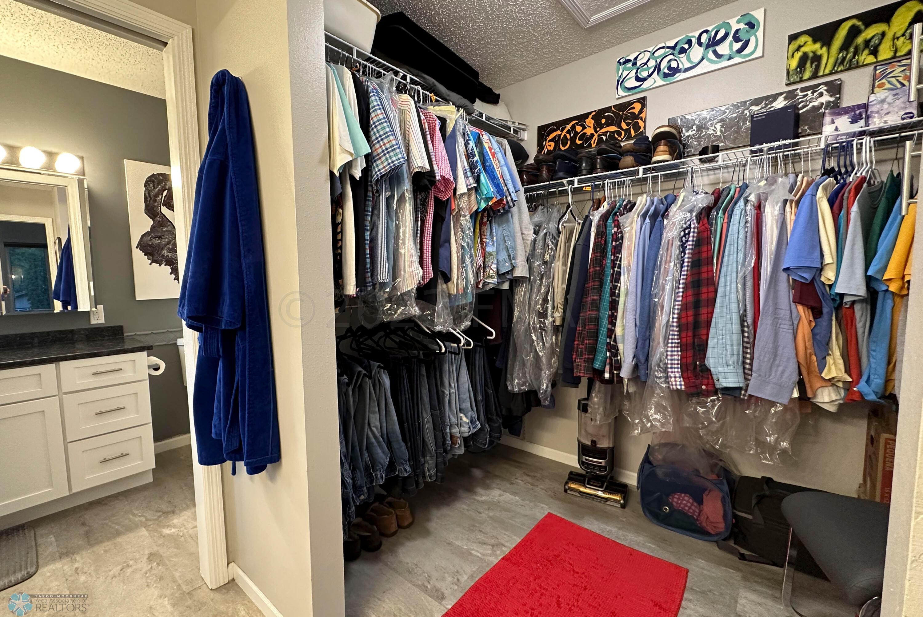 MSTR Closet