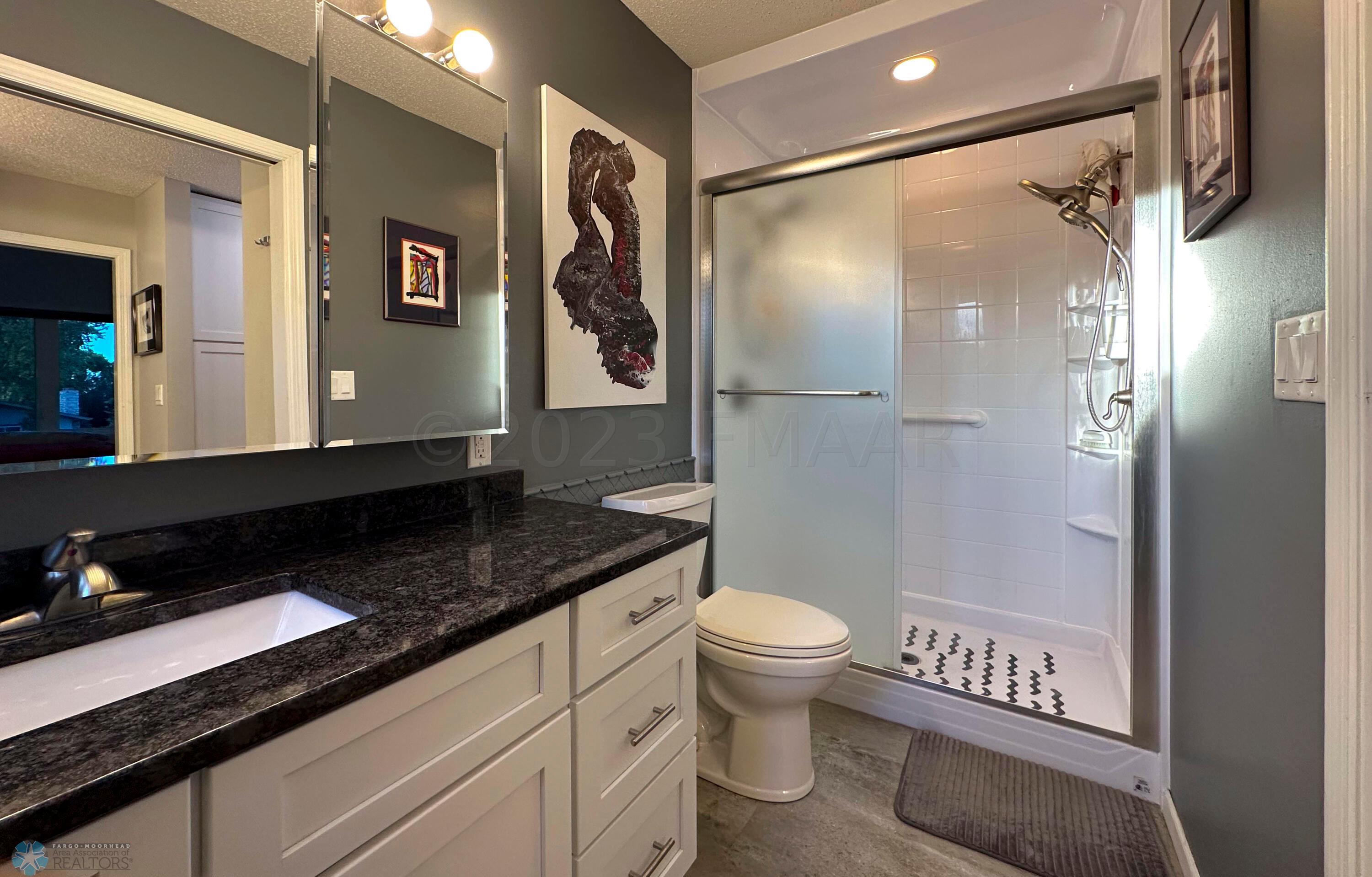 MSTR Bath 3