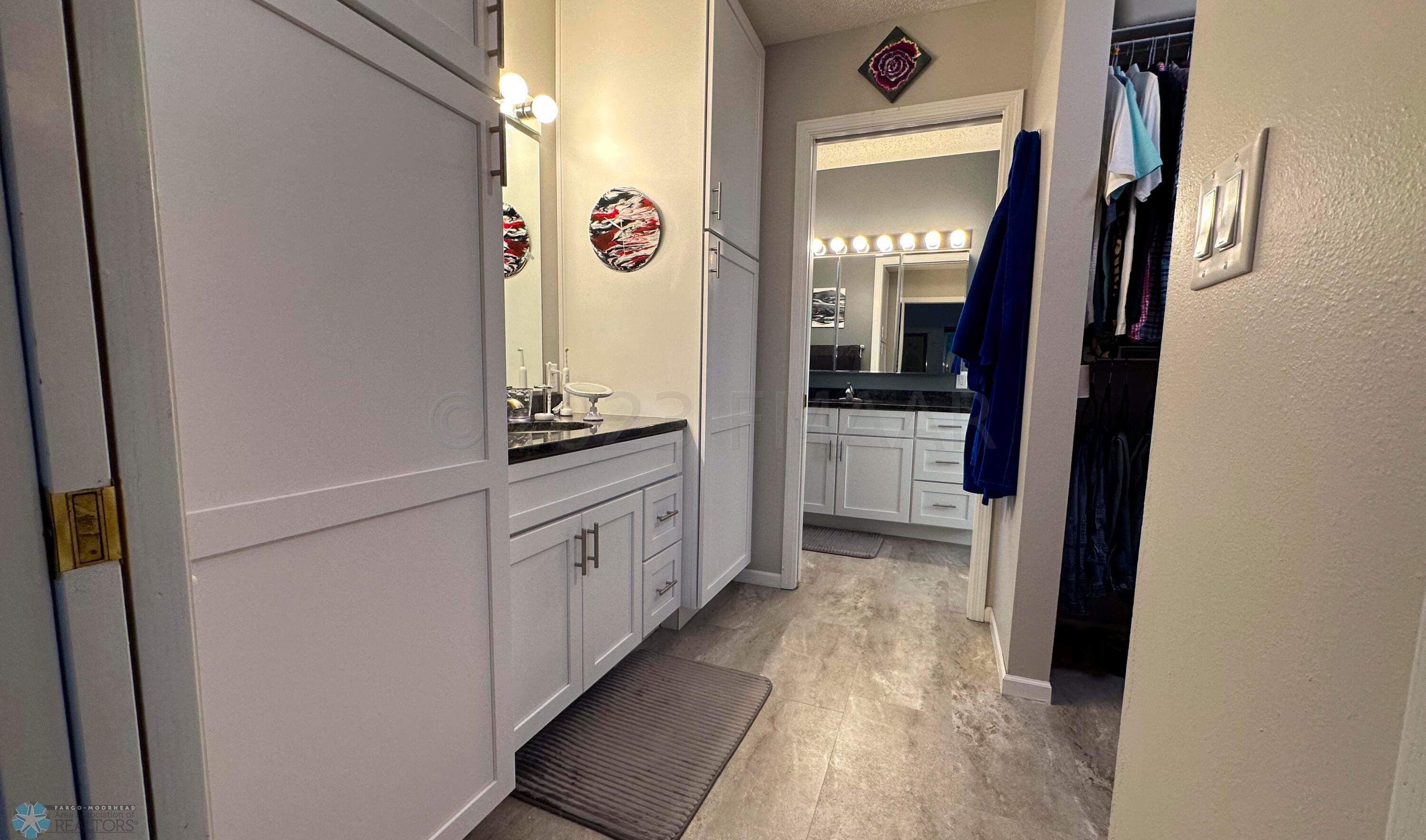 MSTR Bath 7jpg